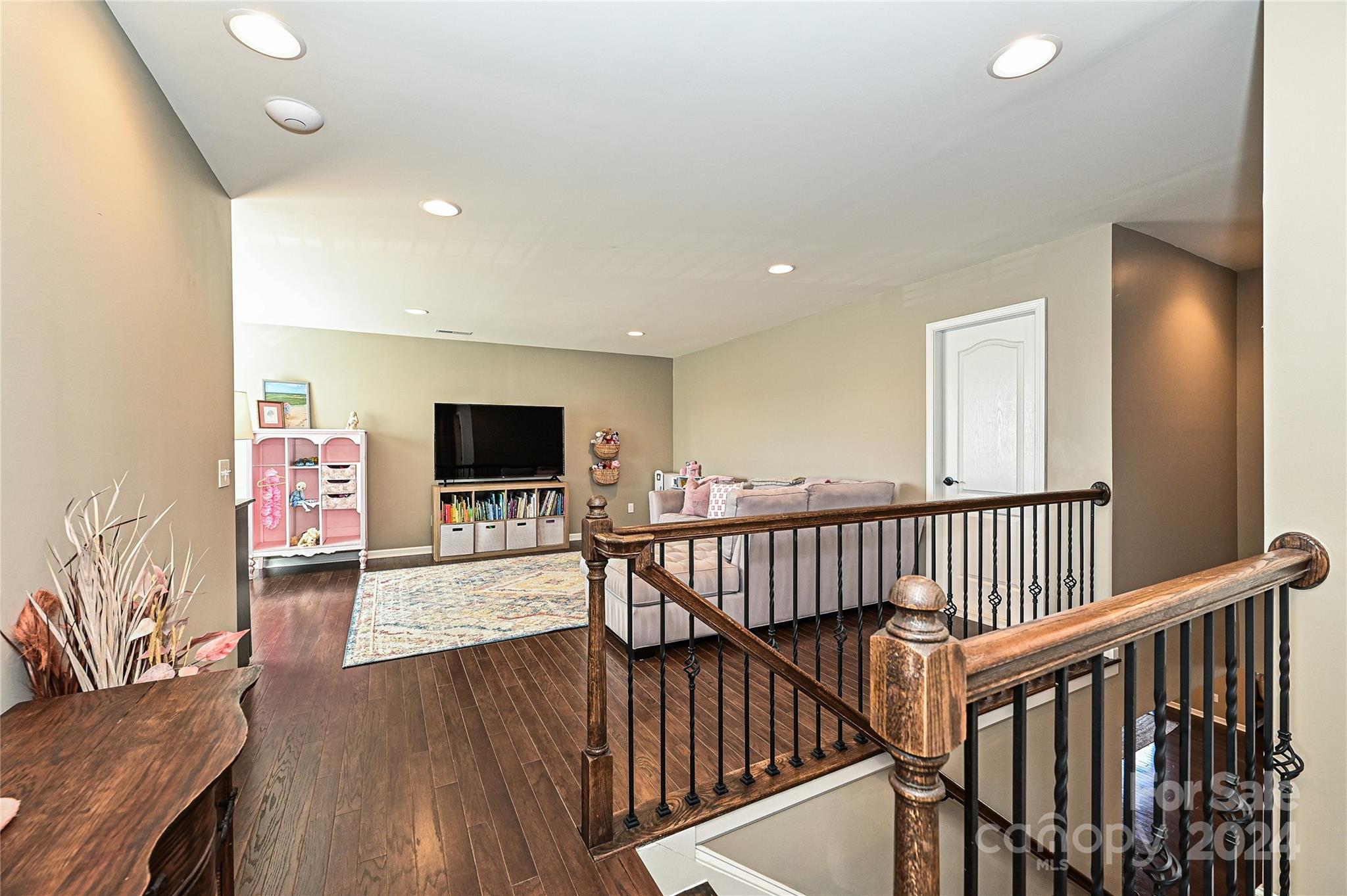 18028 Flowering Oak Court