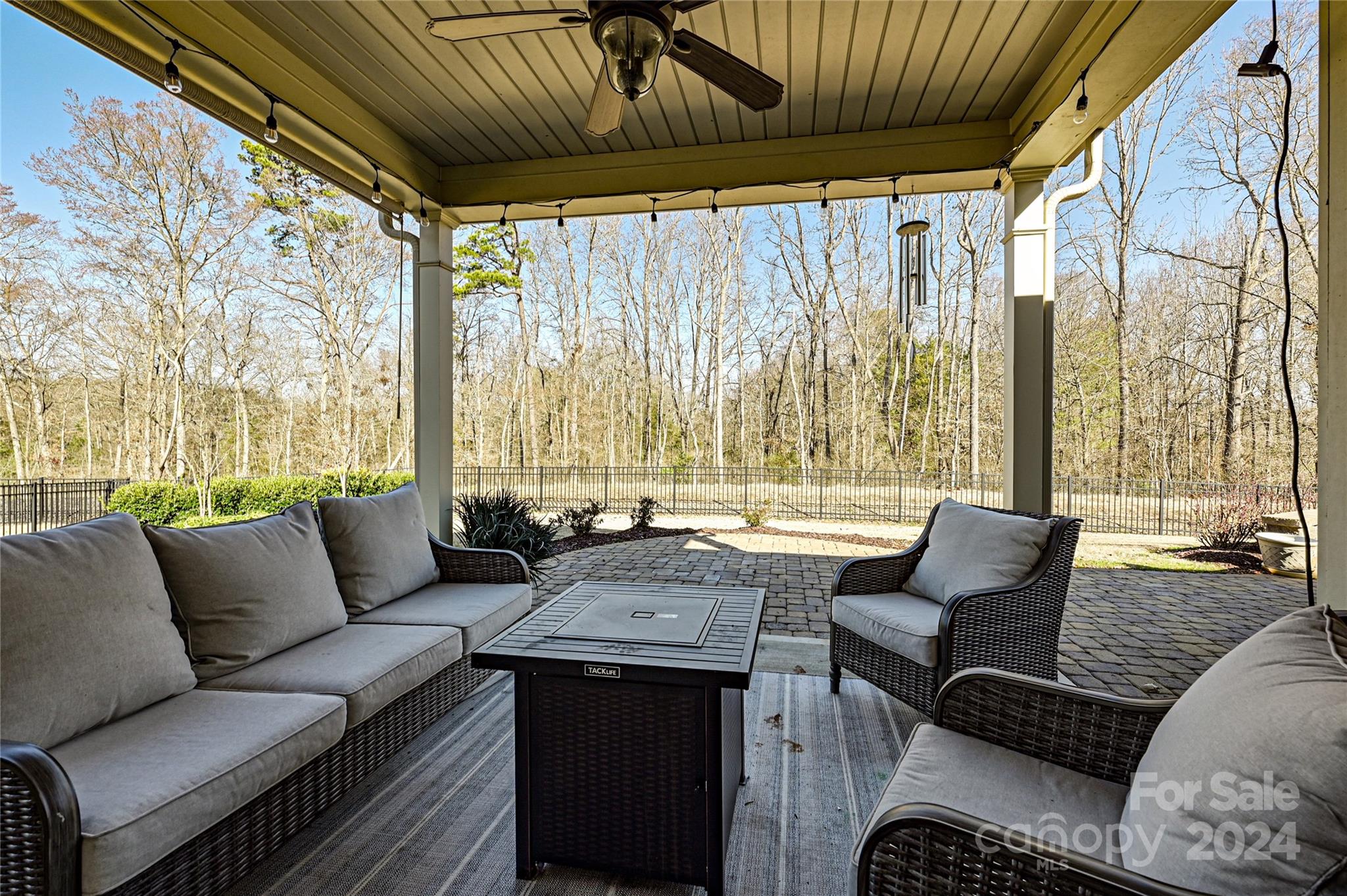 18028 Flowering Oak Court