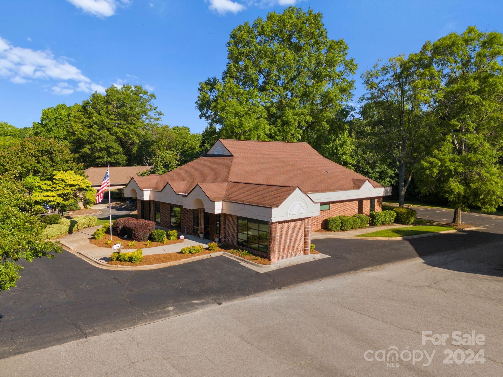 642 Carpenter Avenue