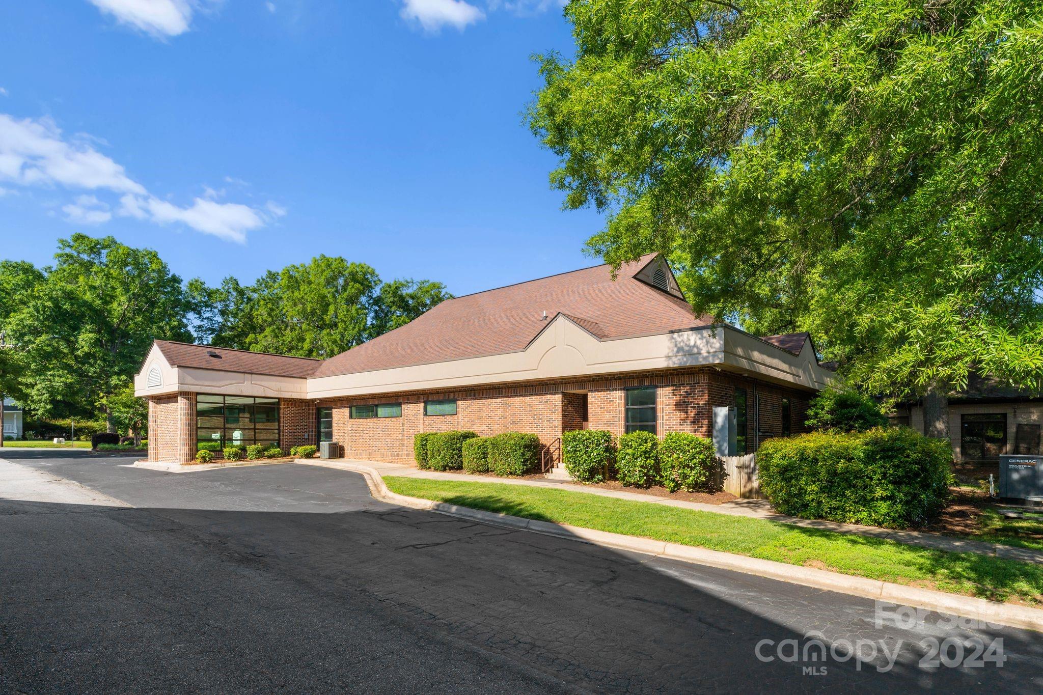 642 Carpenter Avenue