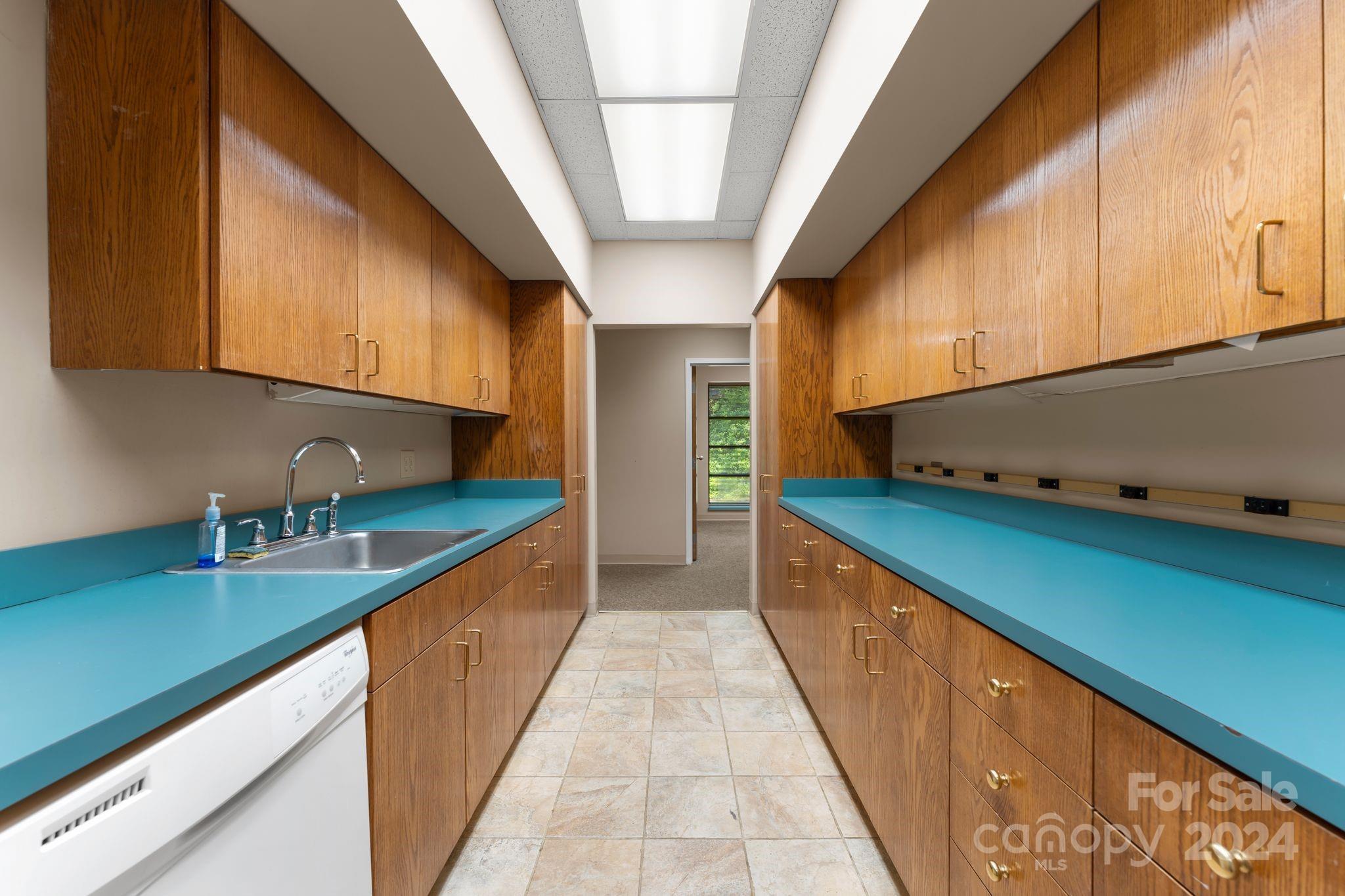 642 Carpenter Avenue