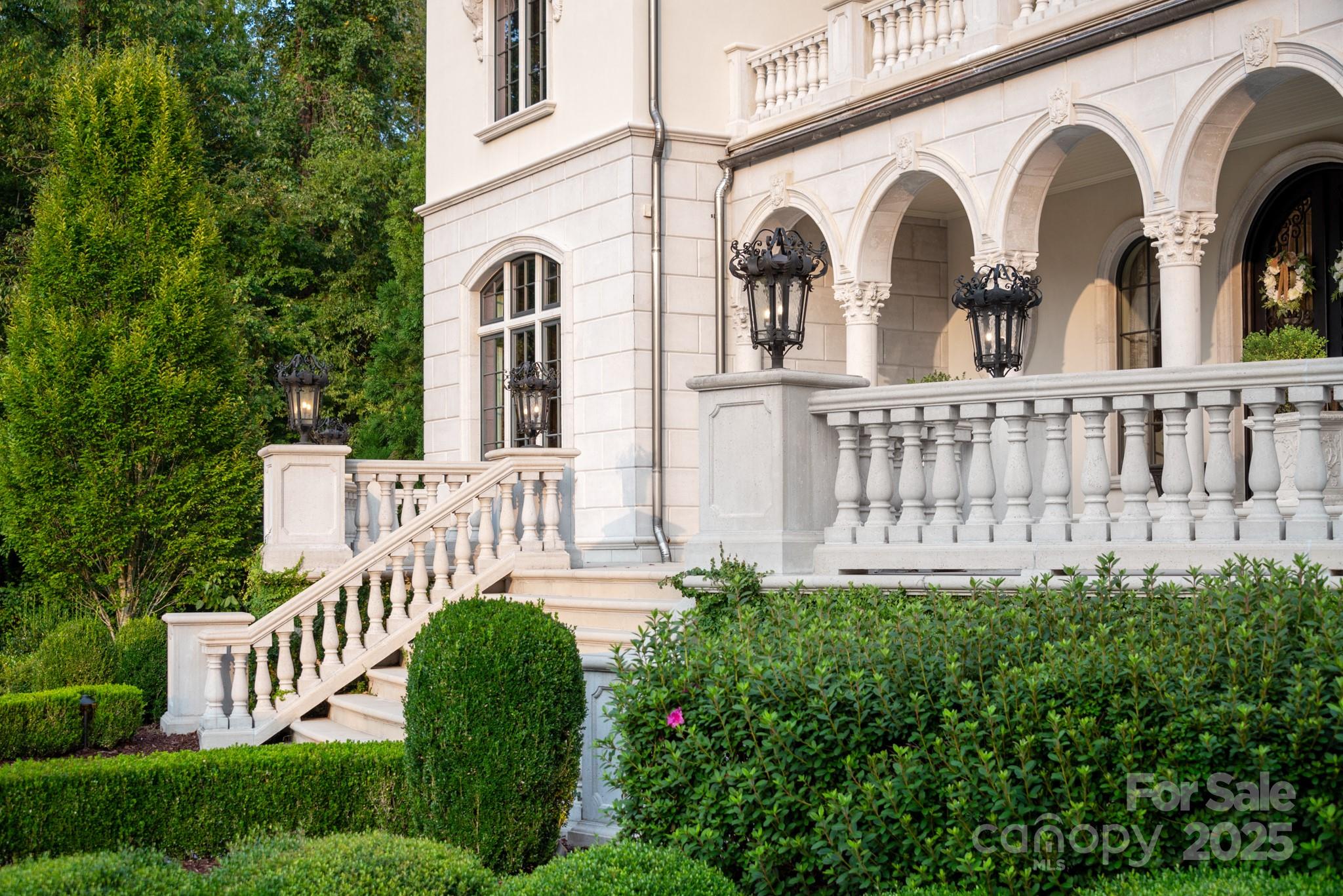 423 Oakmont Lane
