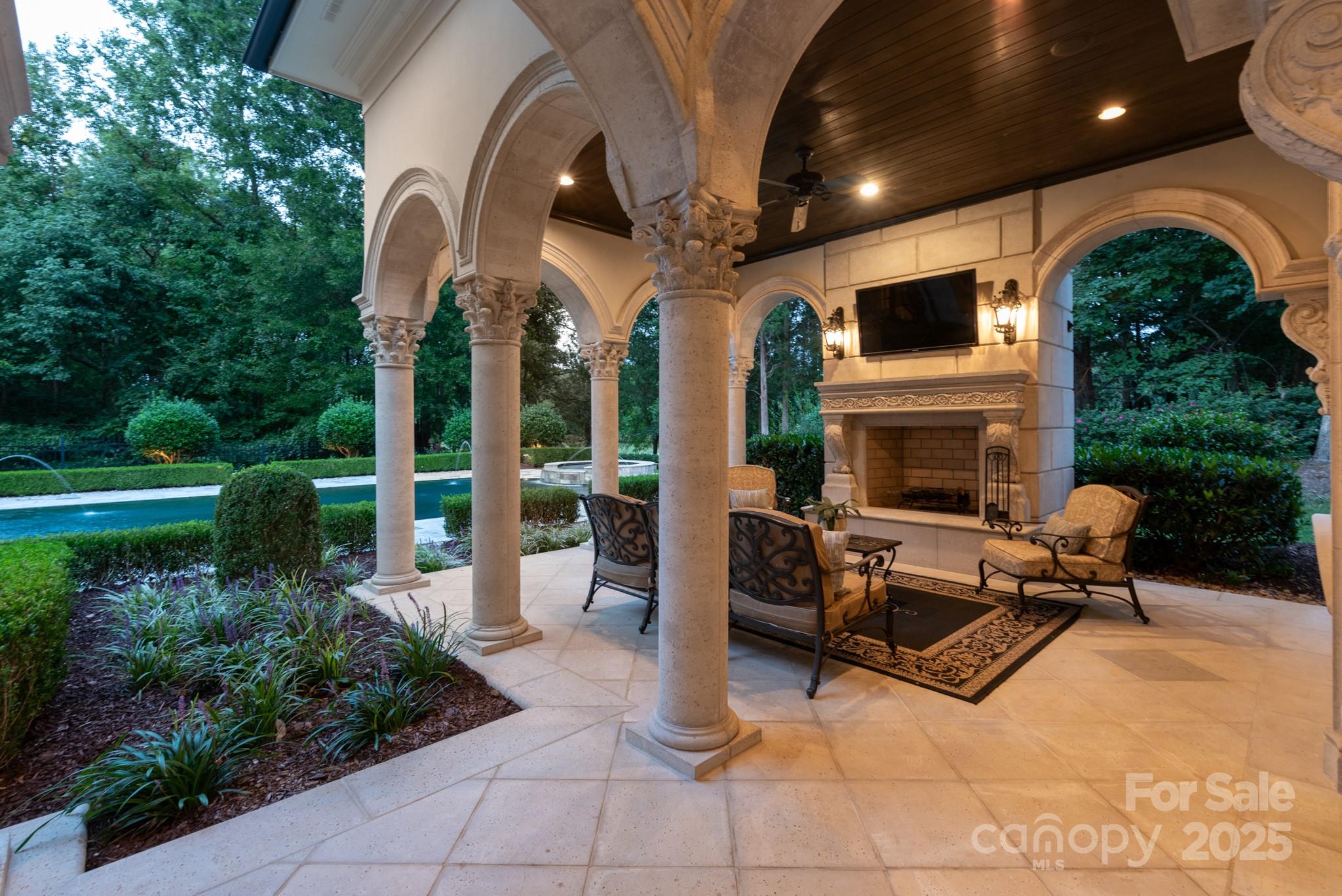 423 Oakmont Lane