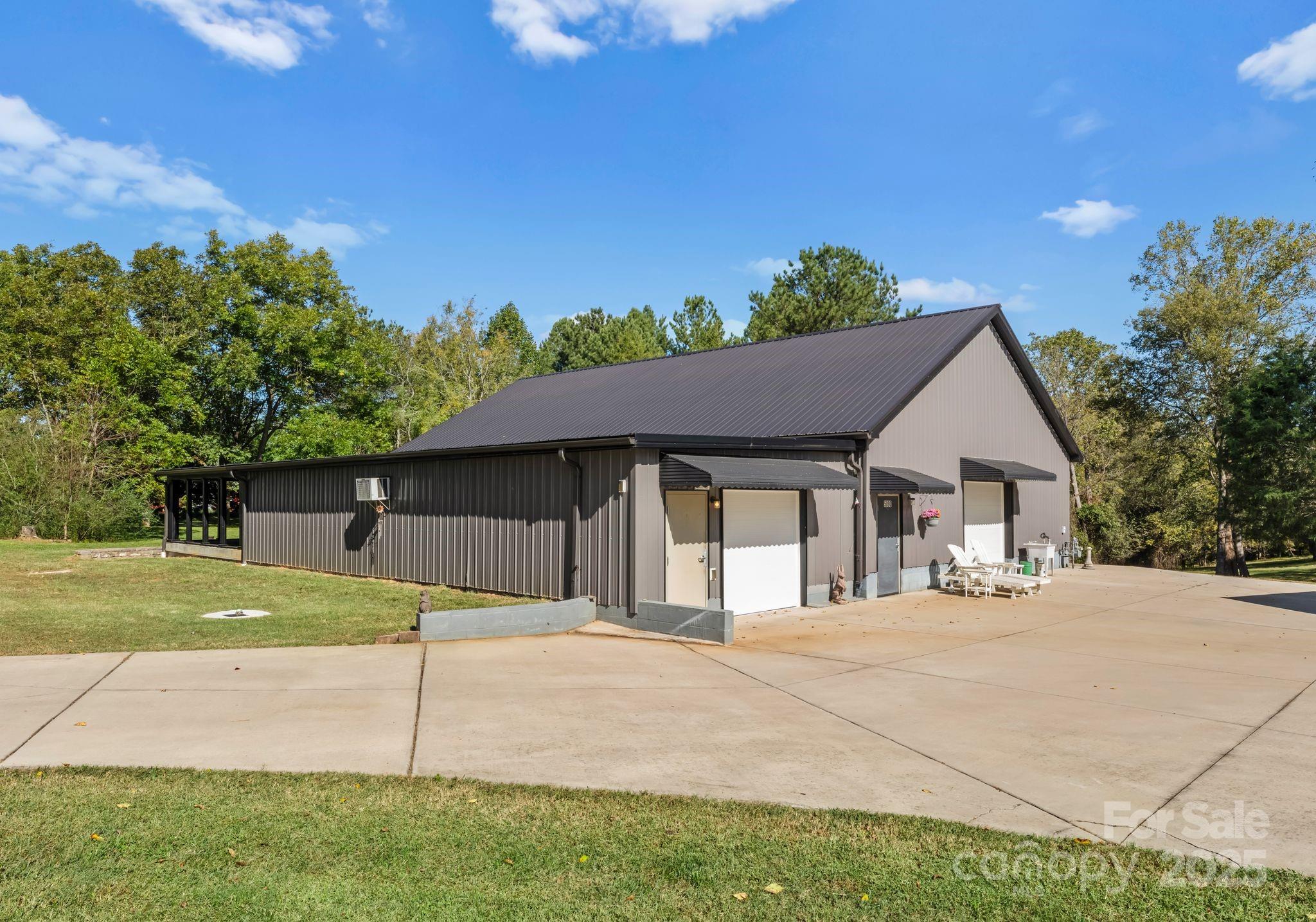 5070, 5090, 5170 Woodleaf Road