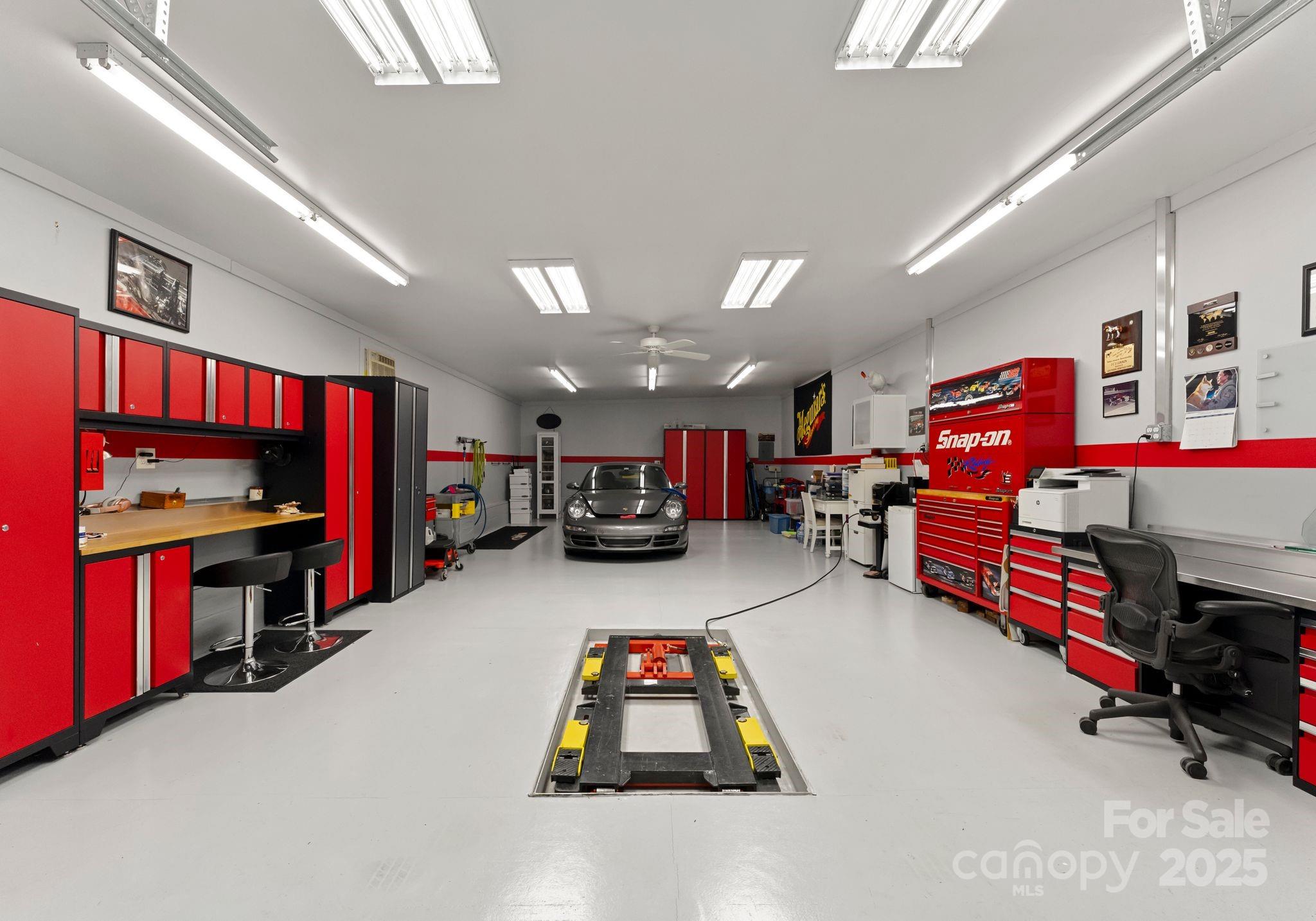 5070, 5090, 5170 Woodleaf Road