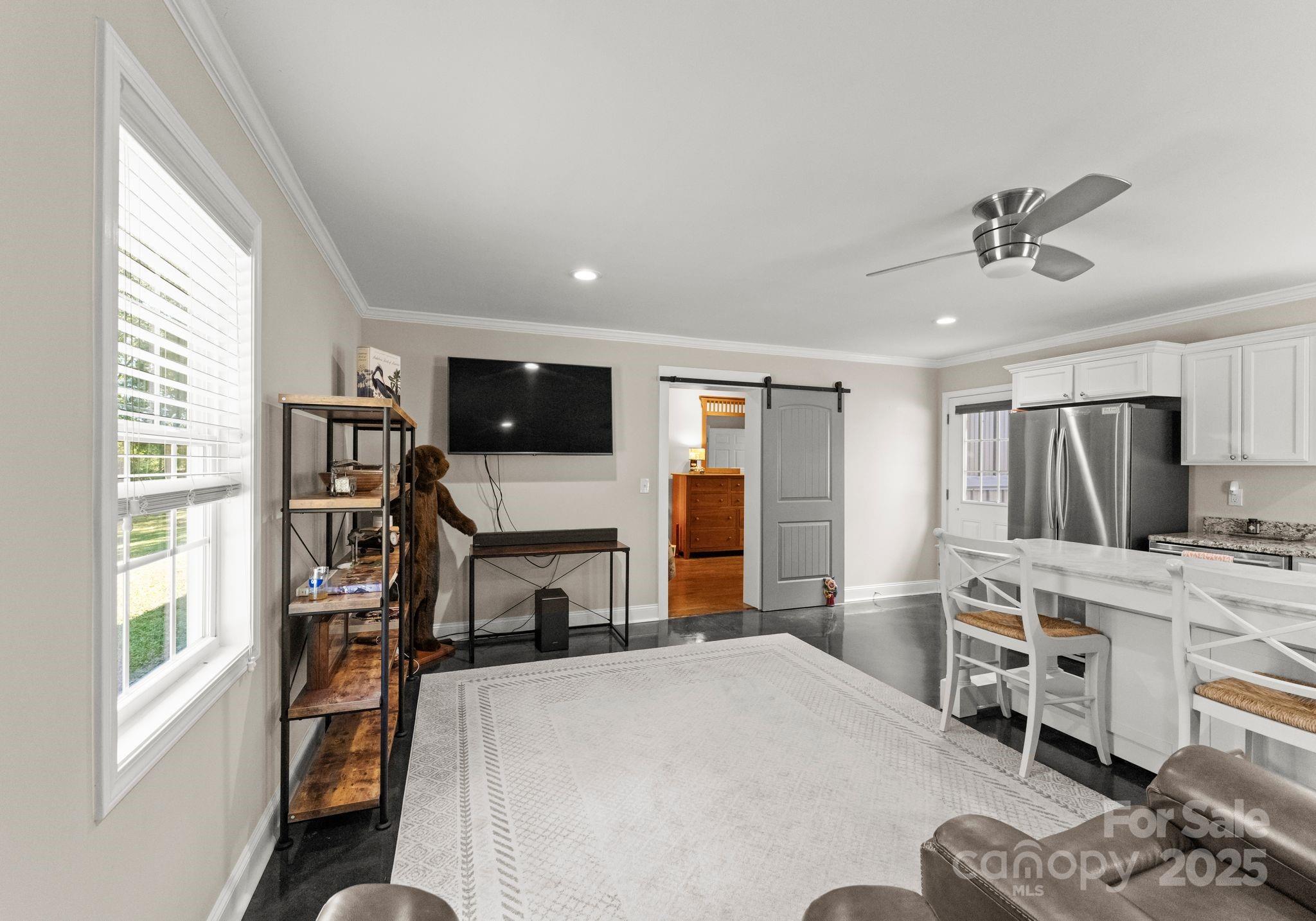 5070, 5090, 5170 Woodleaf Road