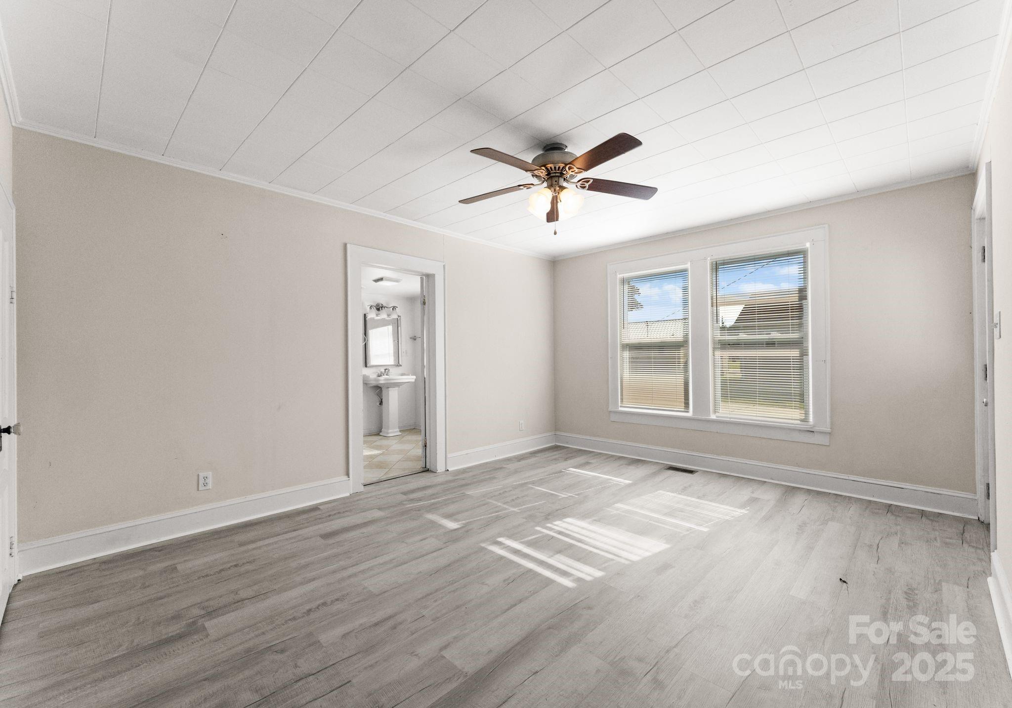 5070, 5090, 5170 Woodleaf Road