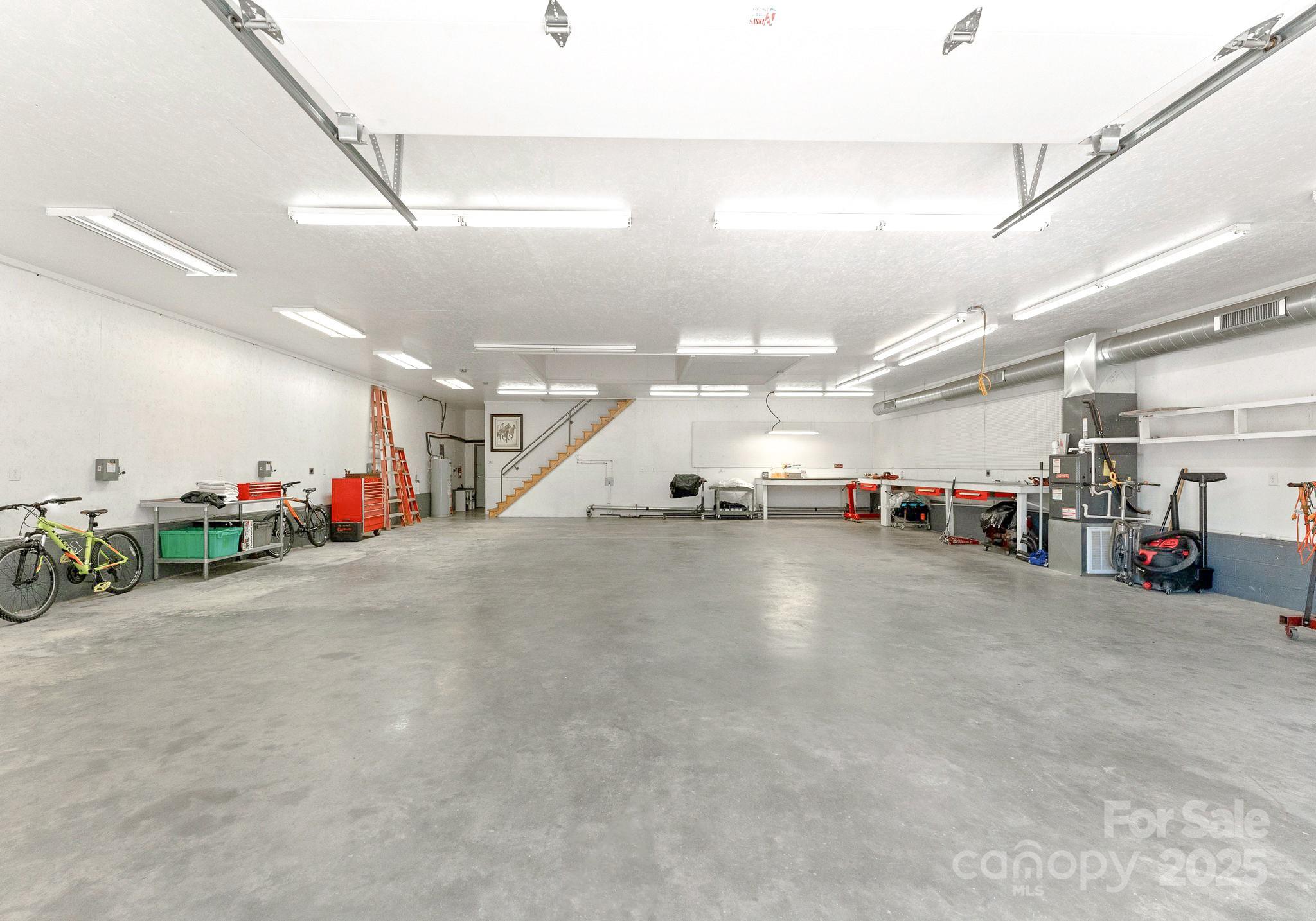 5070, 5090, 5170 Woodleaf Road