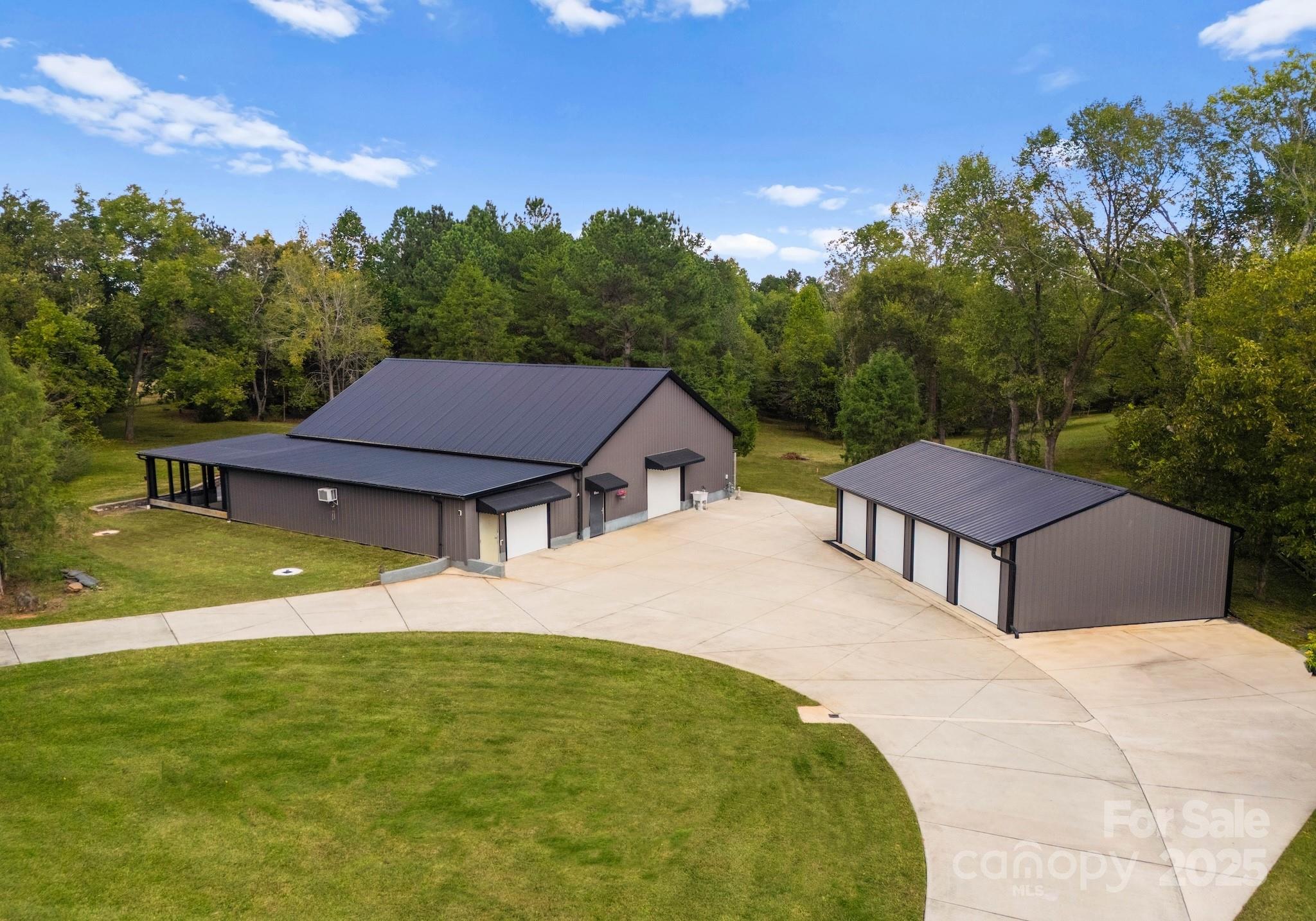 5070, 5090, 5170 Woodleaf Road