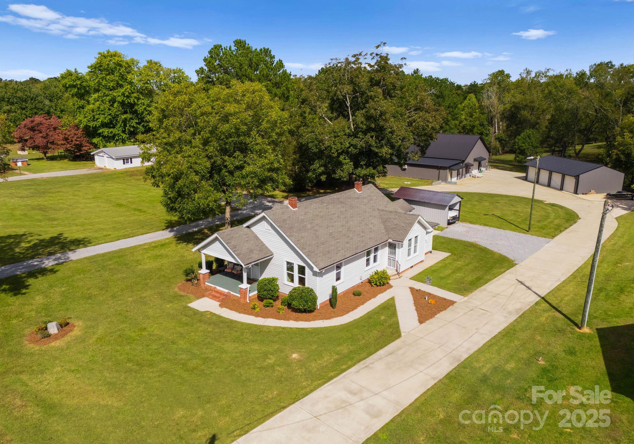 5070, 5090, 5170 Woodleaf Road