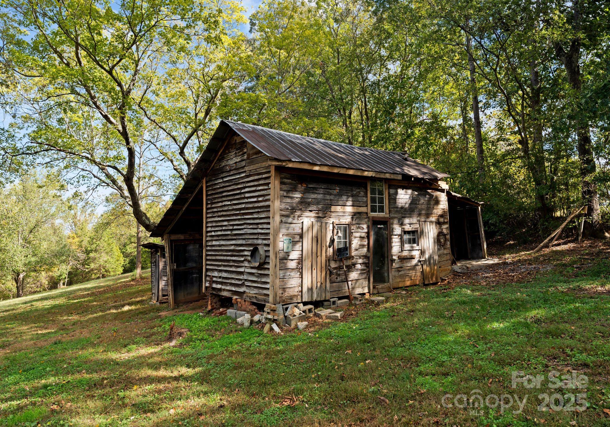 5070, 5090, 5170 Woodleaf Road
