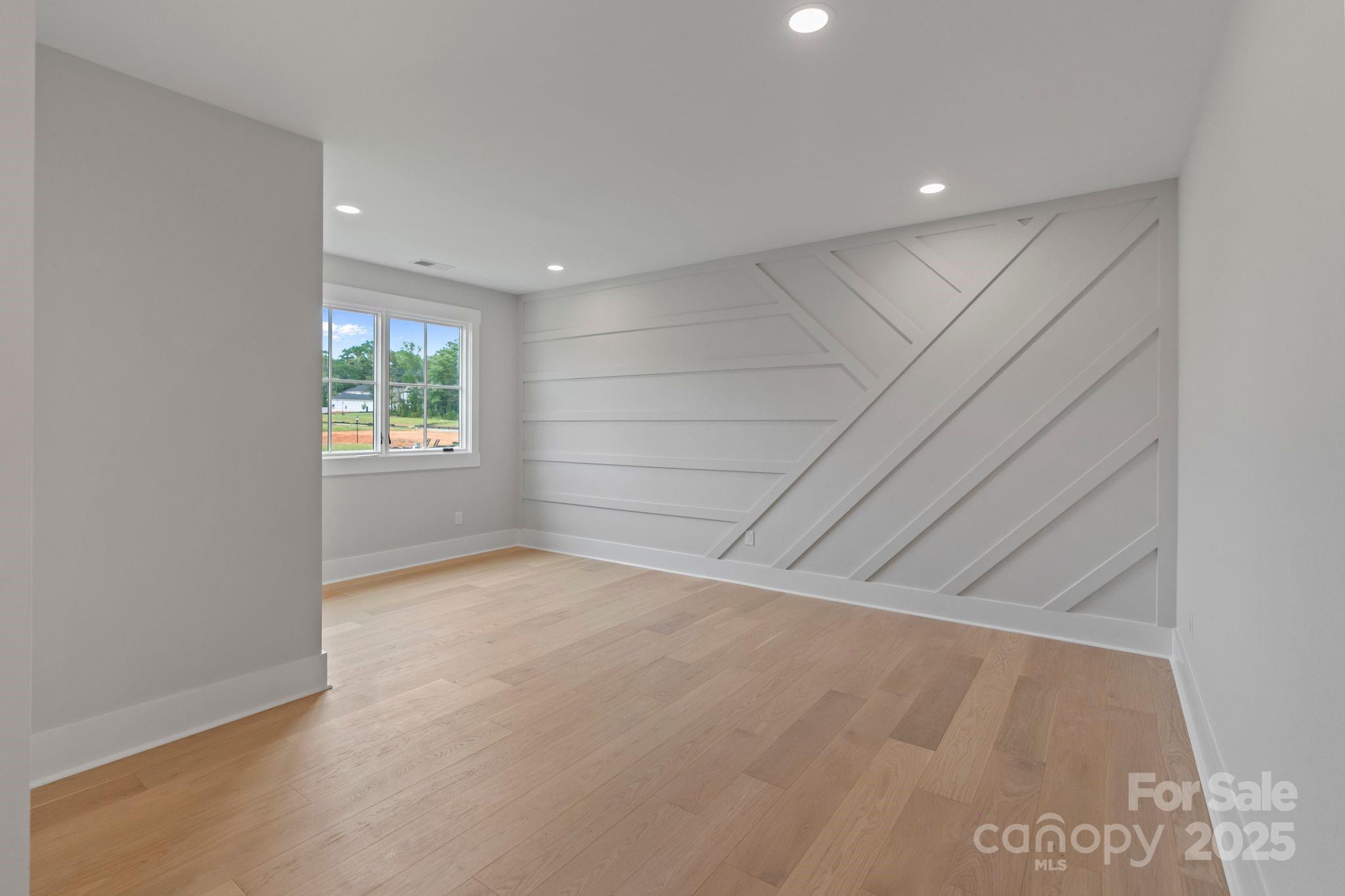 407 Crepe Myrtle Lane