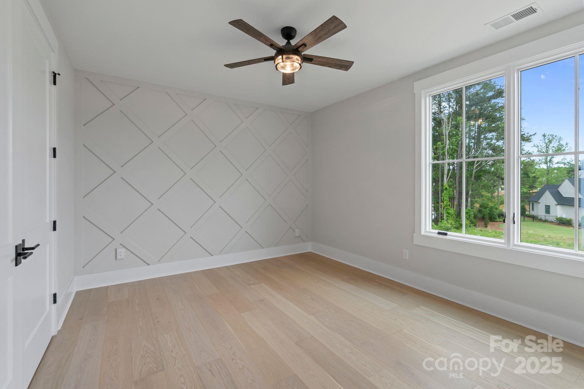 407 Crepe Myrtle Lane