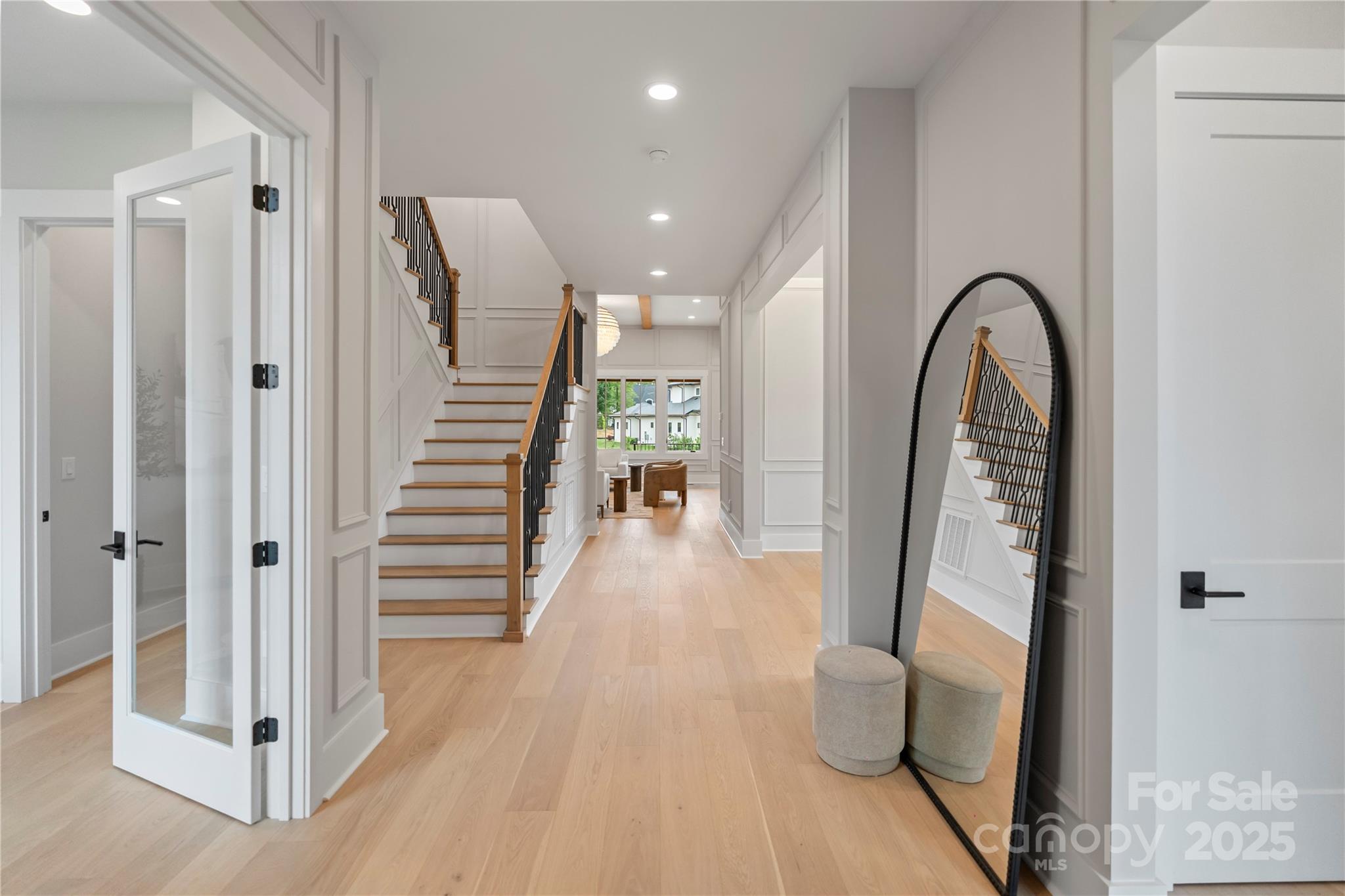 407 Crepe Myrtle Lane