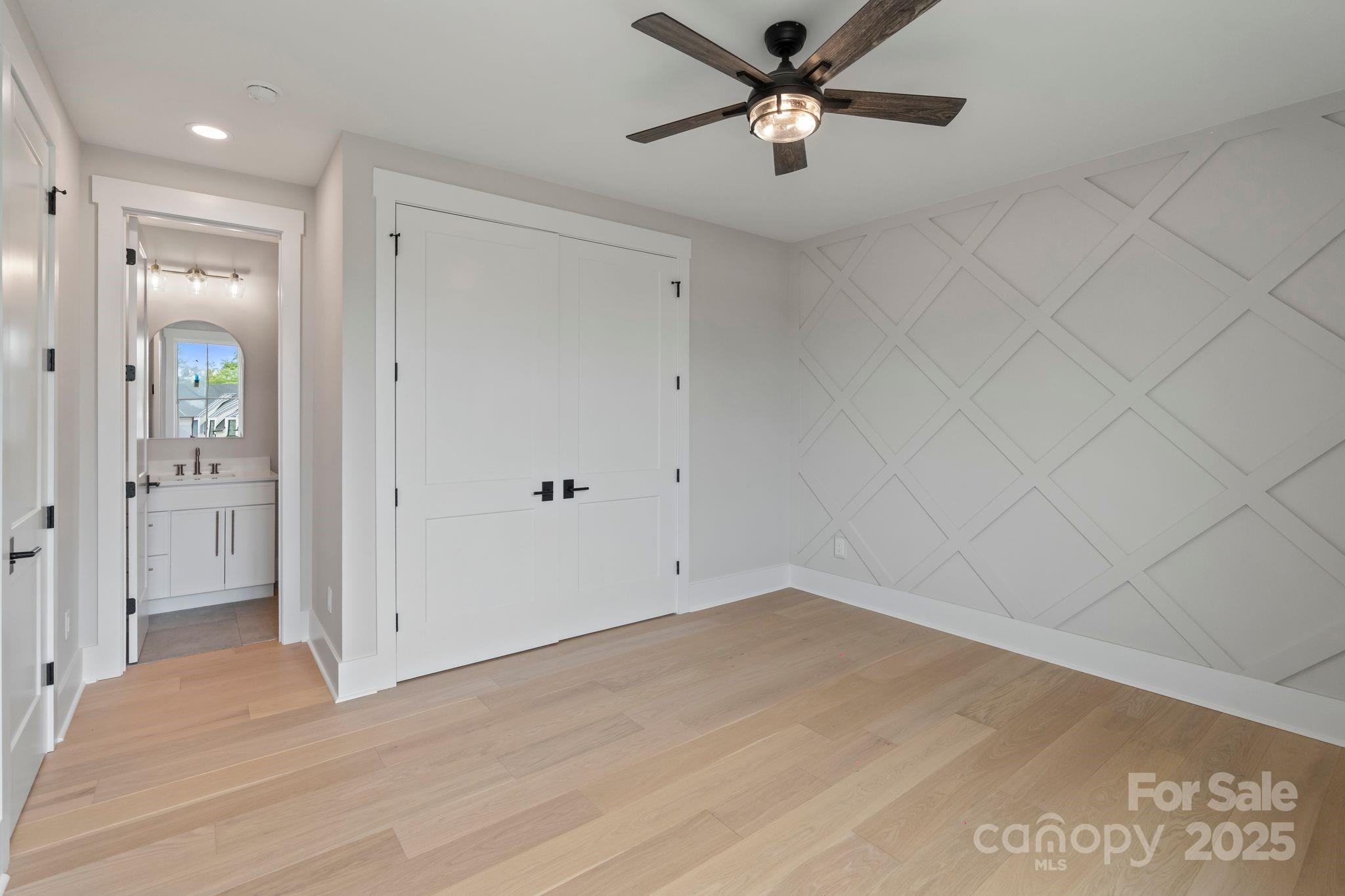 407 Crepe Myrtle Lane