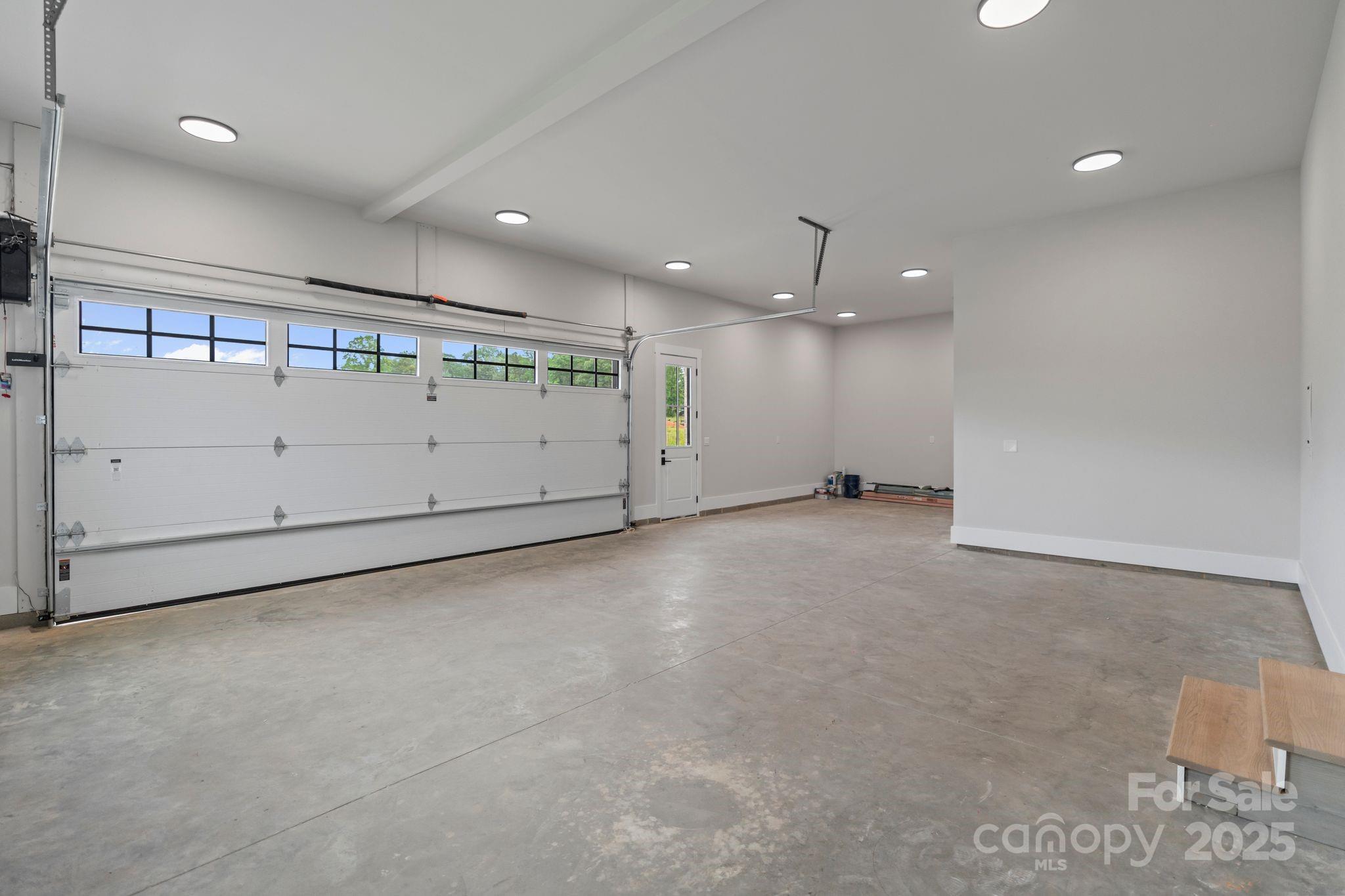 407 Crepe Myrtle Lane