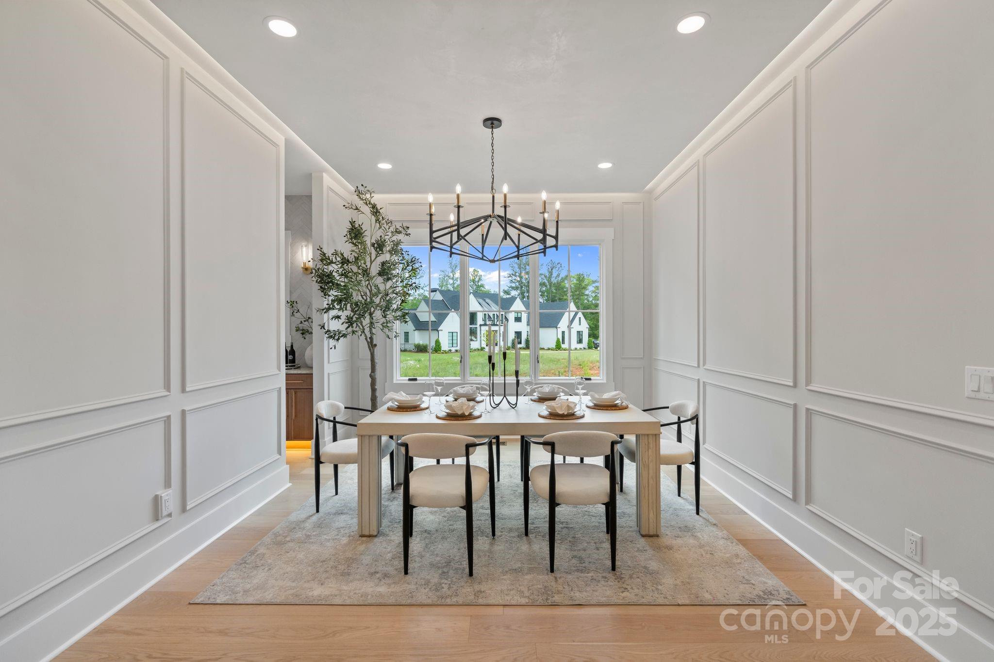 407 Crepe Myrtle Lane