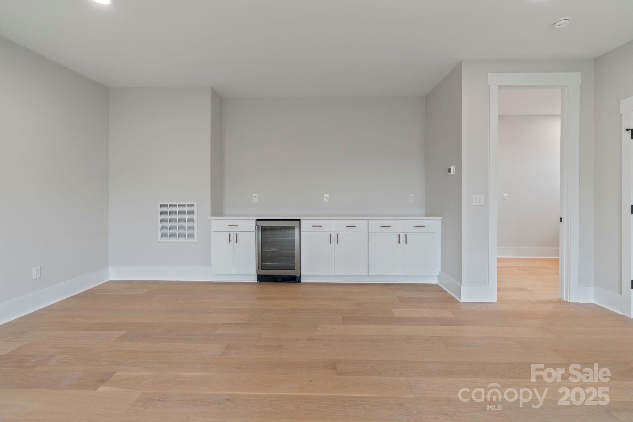 407 Crepe Myrtle Lane