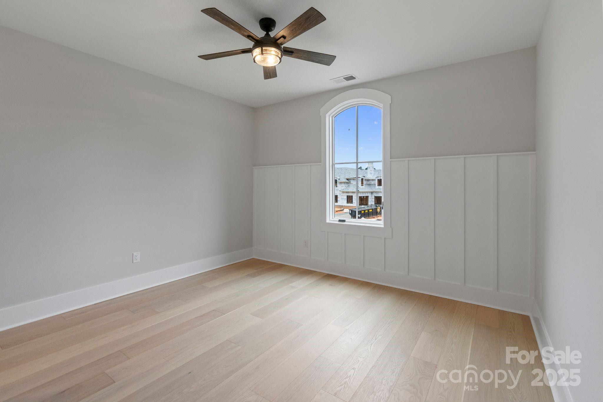 407 Crepe Myrtle Lane