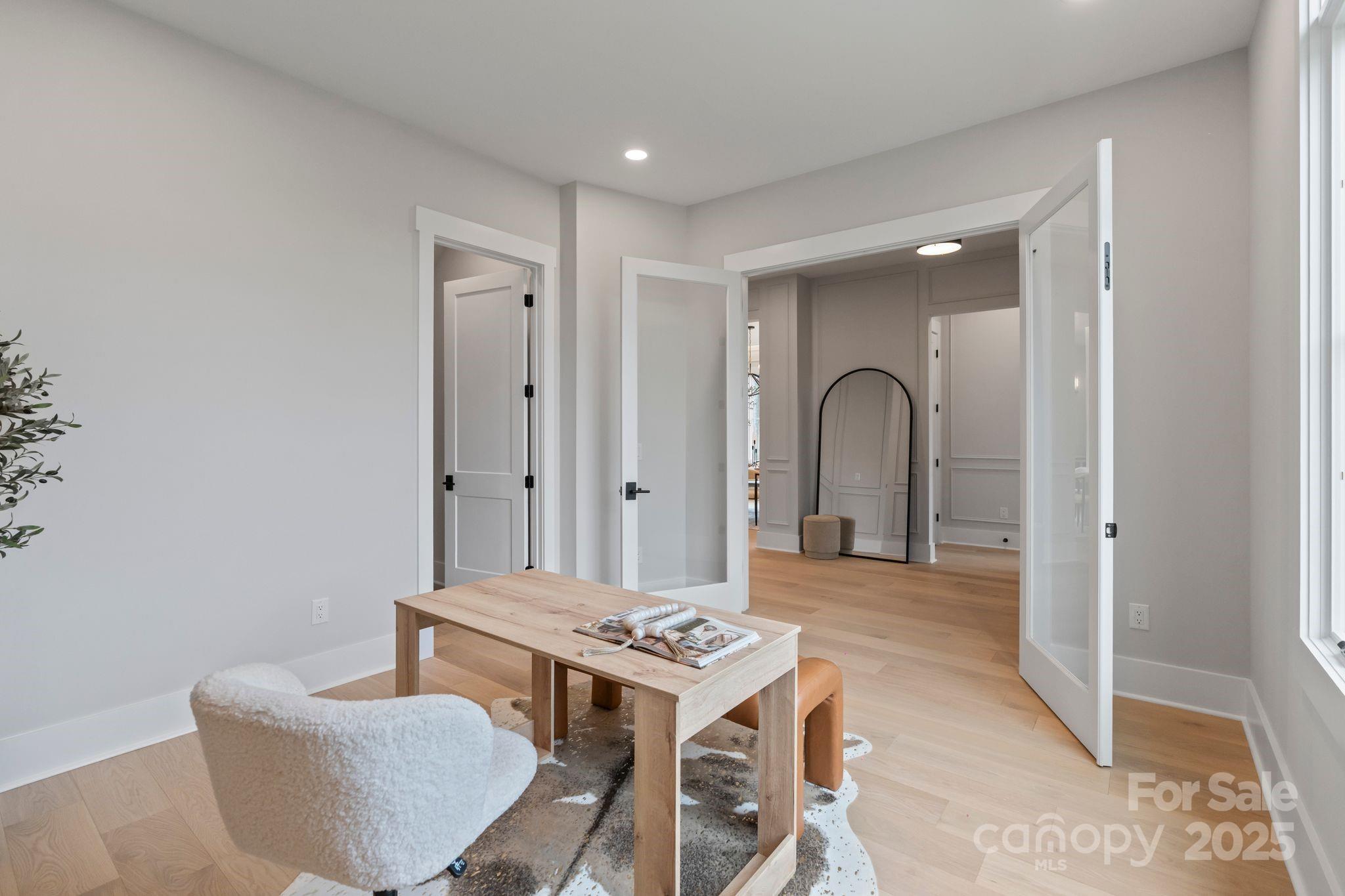 407 Crepe Myrtle Lane