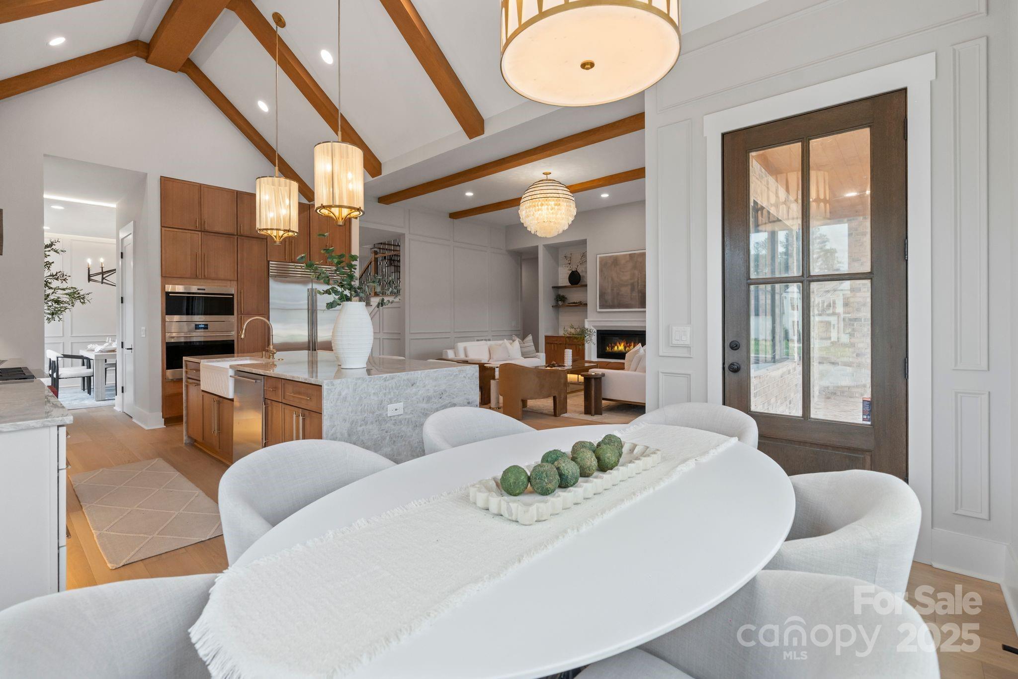 407 Crepe Myrtle Lane