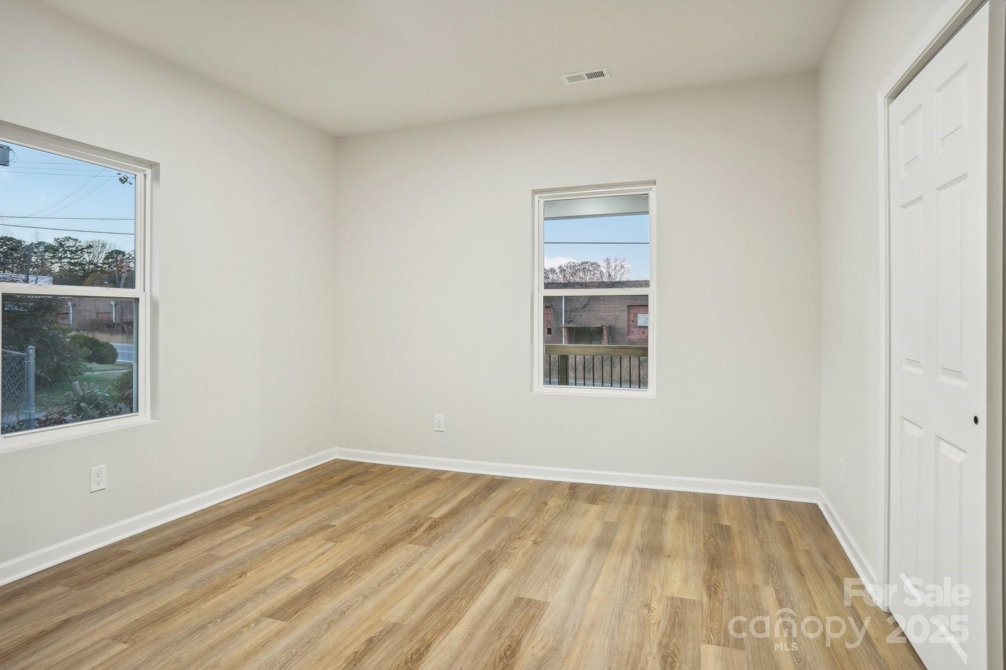1423 Roseland Drive