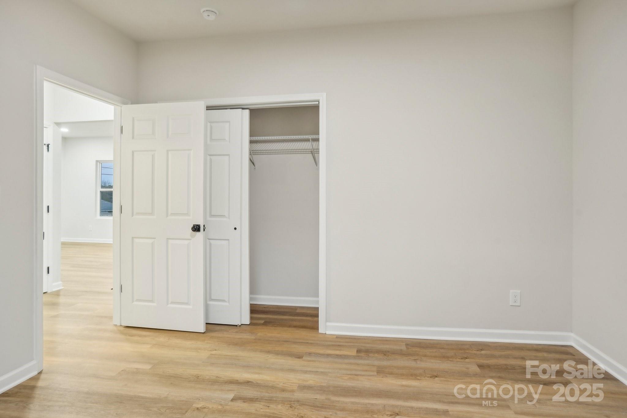 1423 Roseland Drive