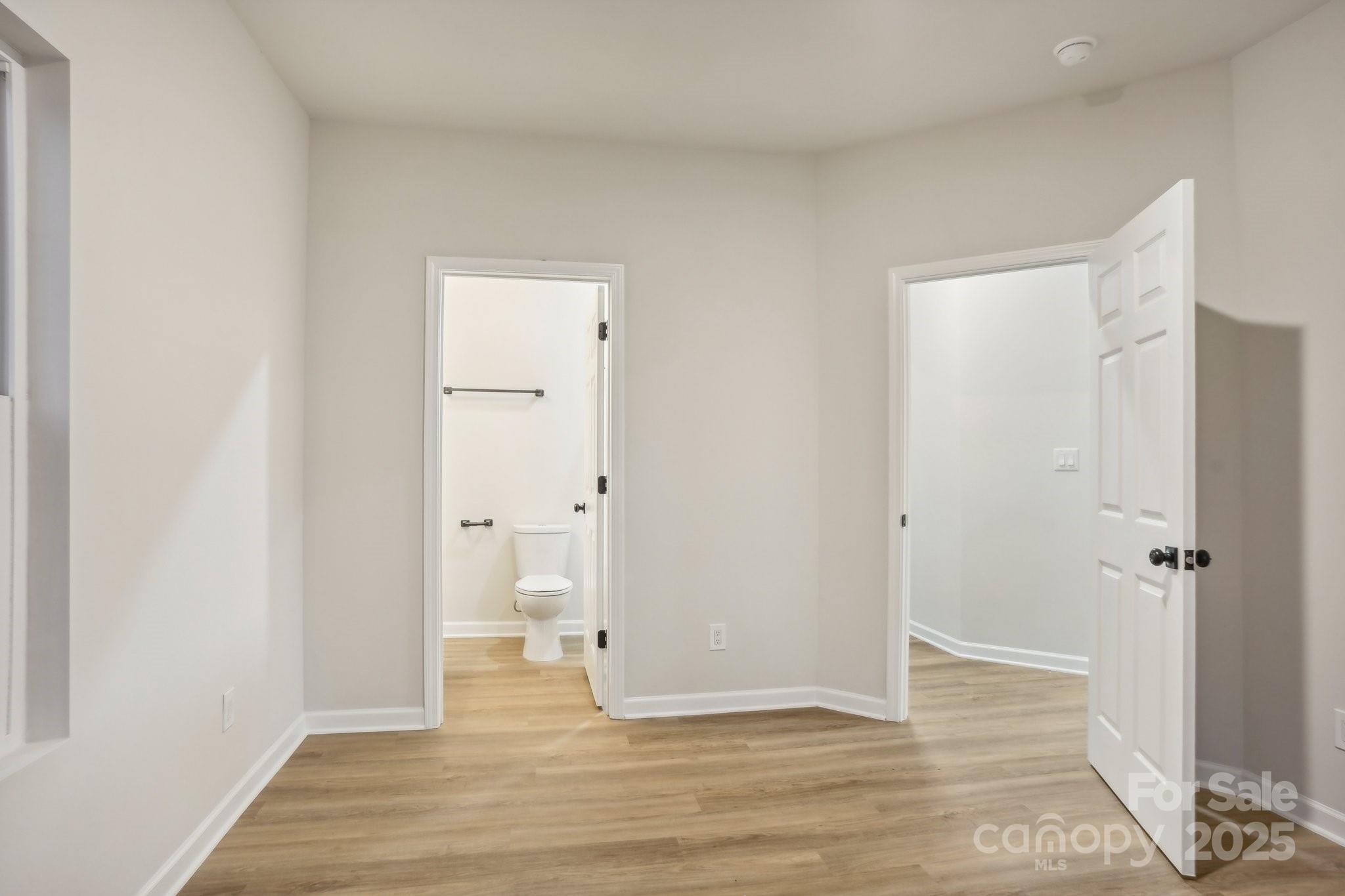 1423 Roseland Drive