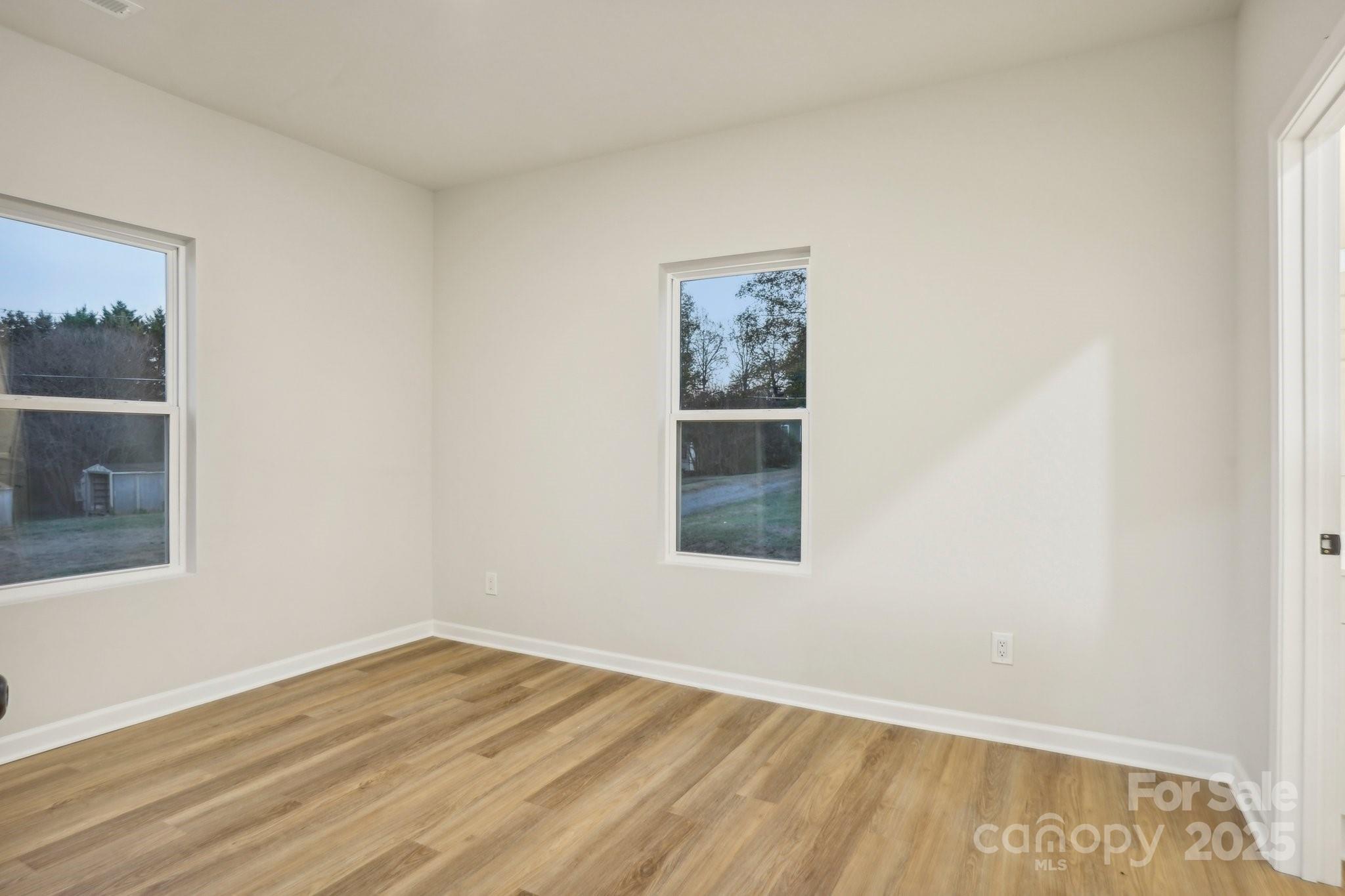 1423 Roseland Drive
