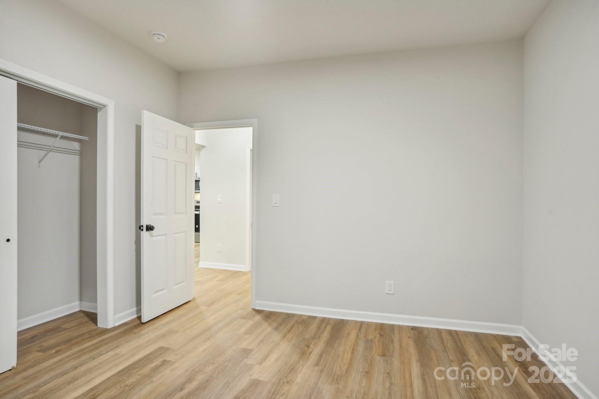 1423 Roseland Drive