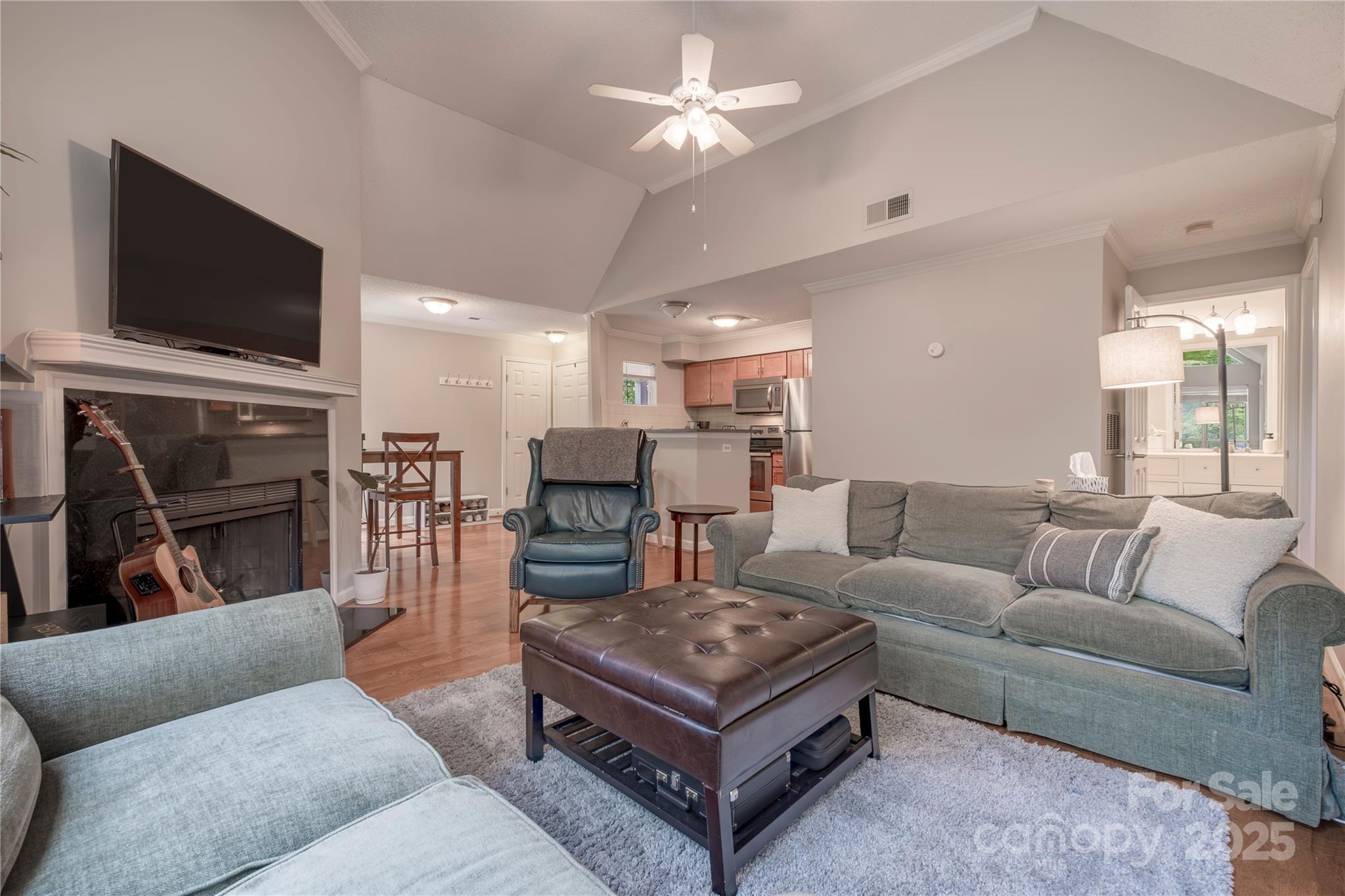 2502 Cranbrook Lane Unit: 4