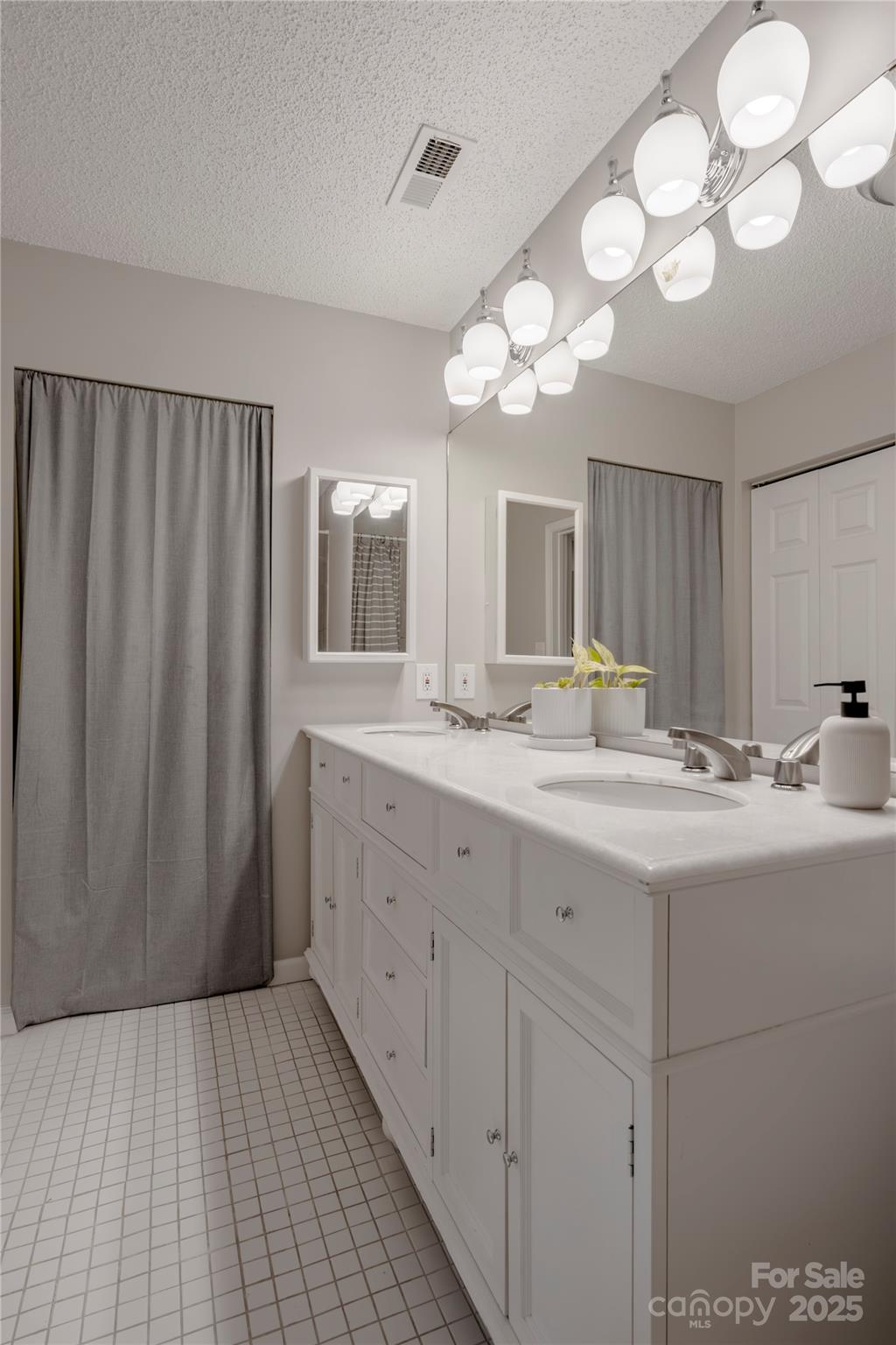 2502 Cranbrook Lane Unit: 4