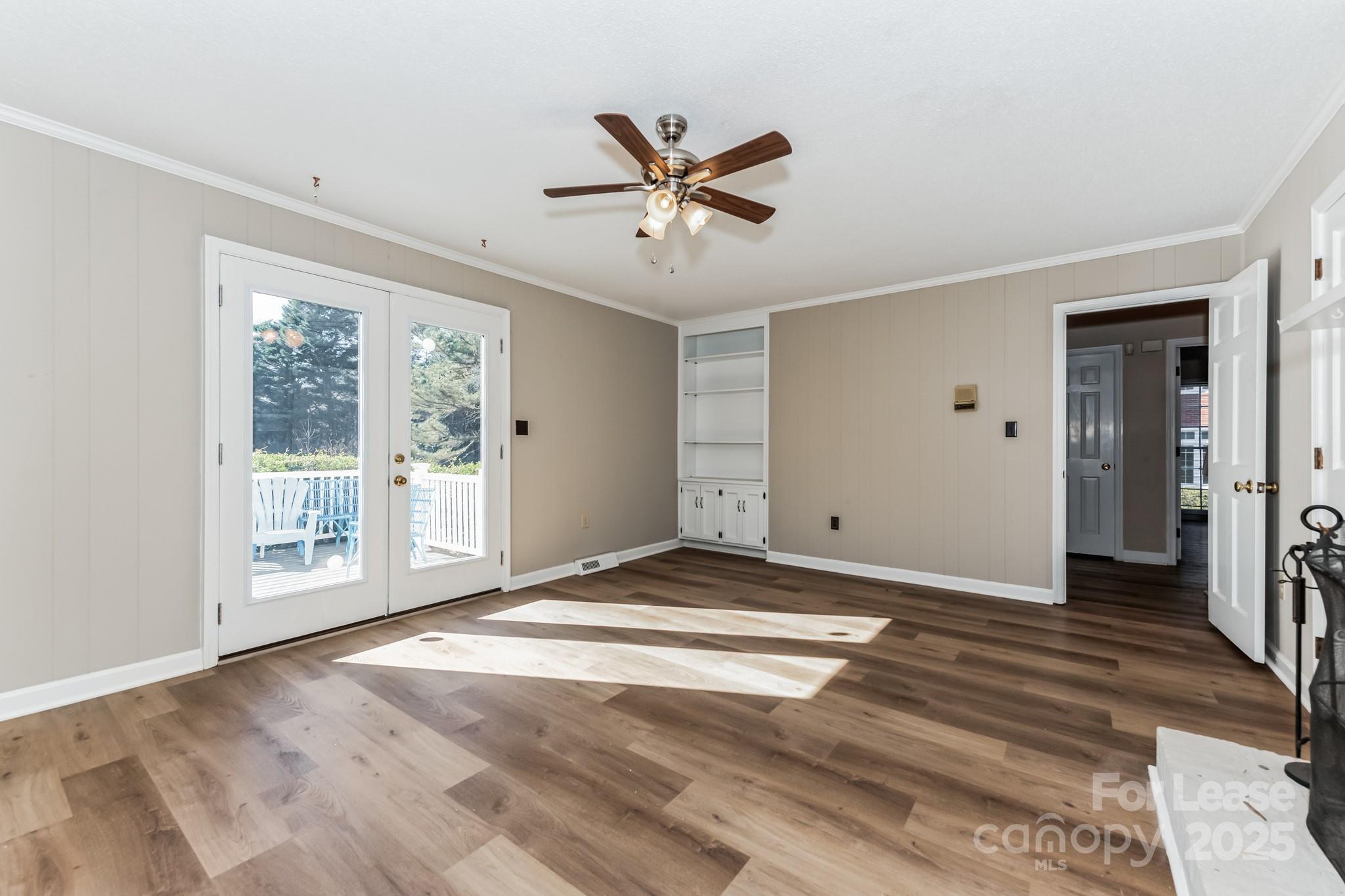 2801 Valencia Terrace