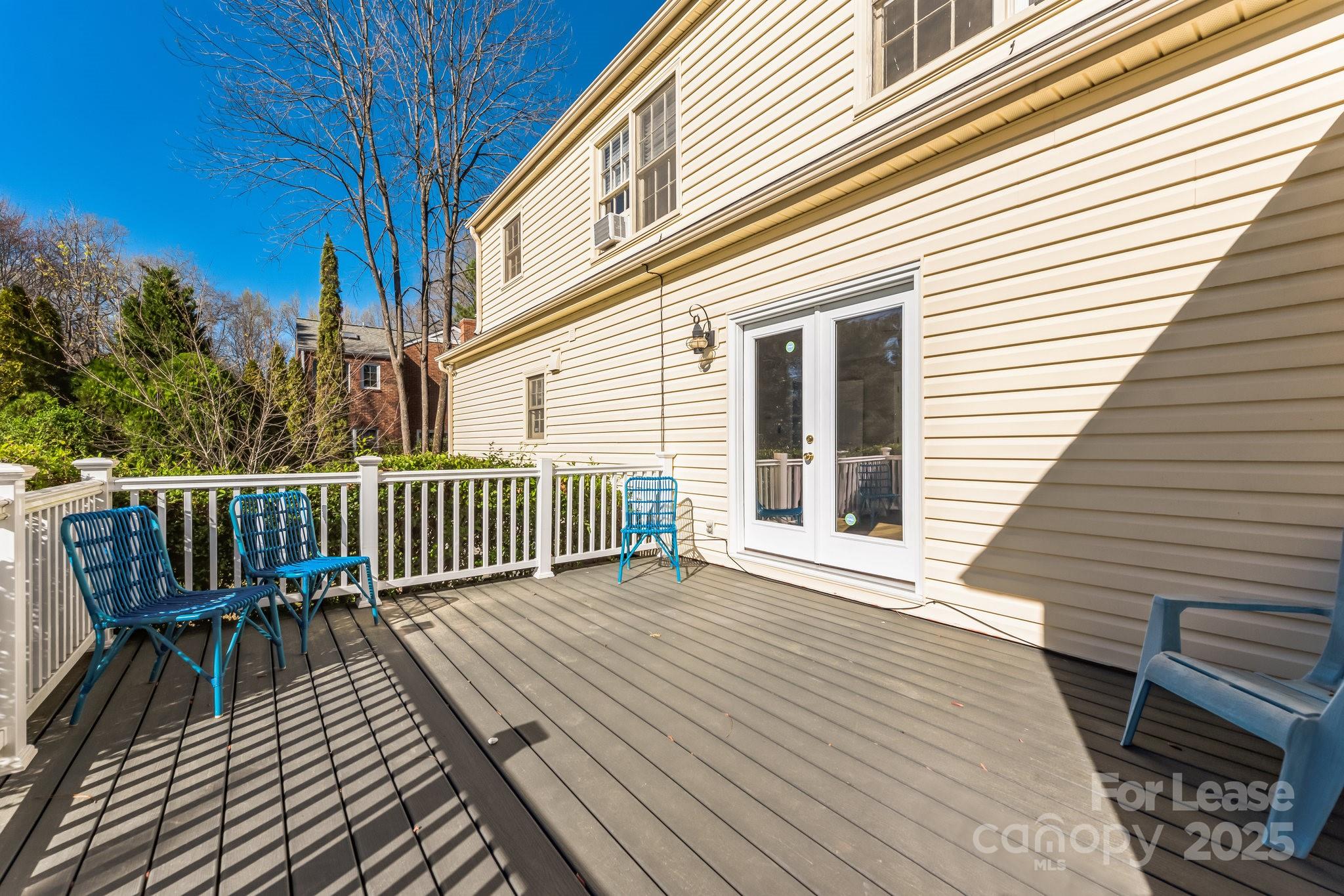 2801 Valencia Terrace