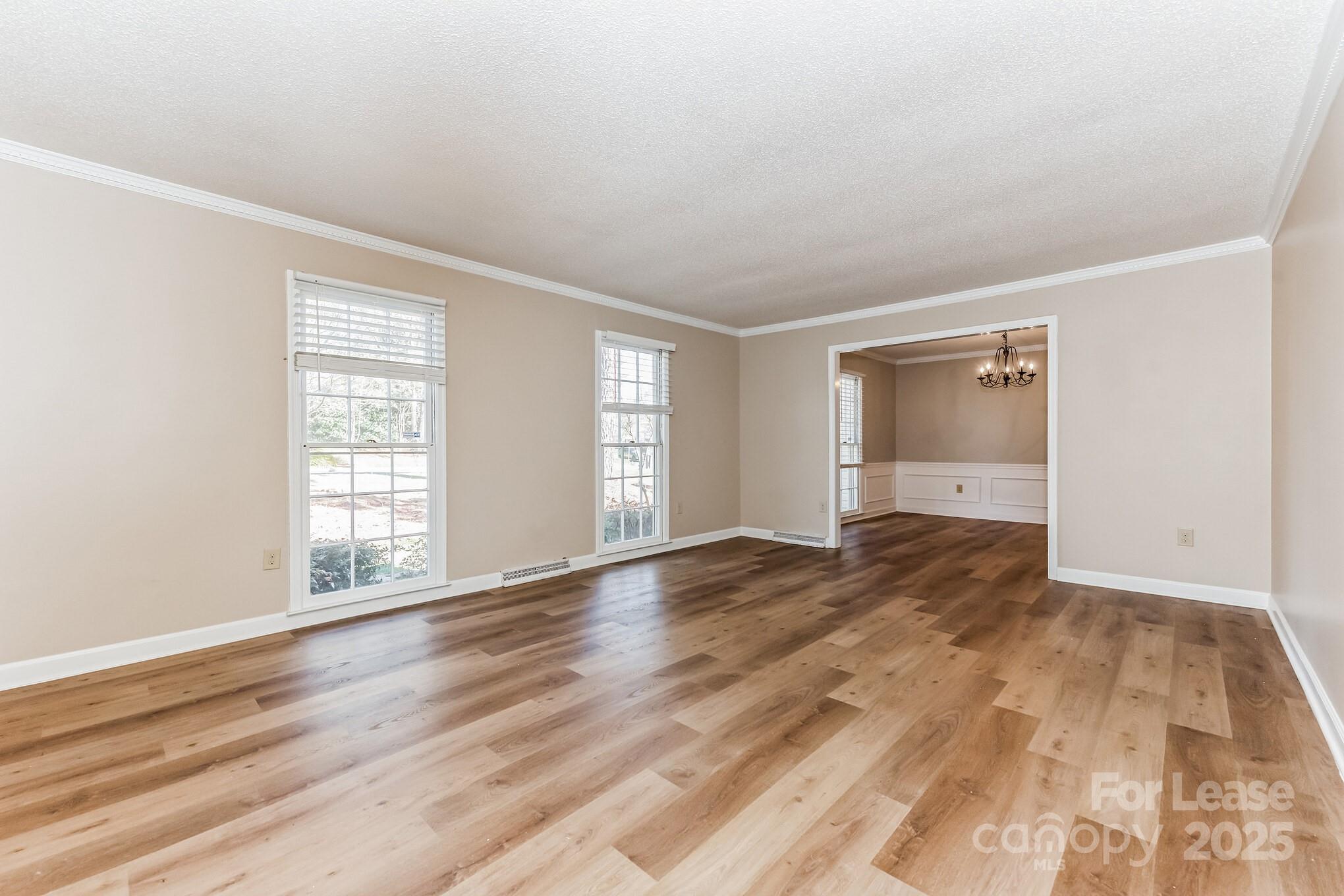 2801 Valencia Terrace