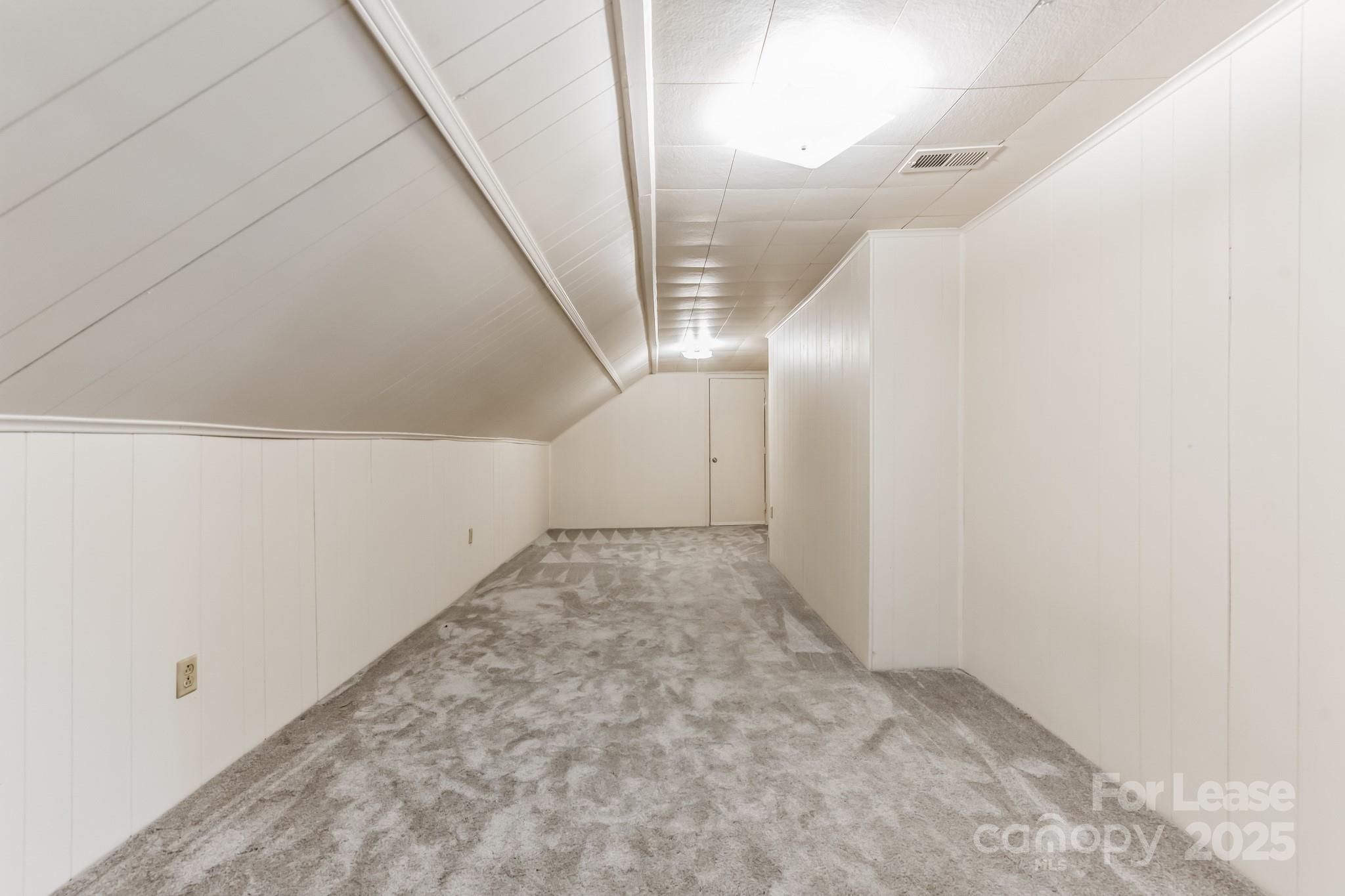2801 Valencia Terrace