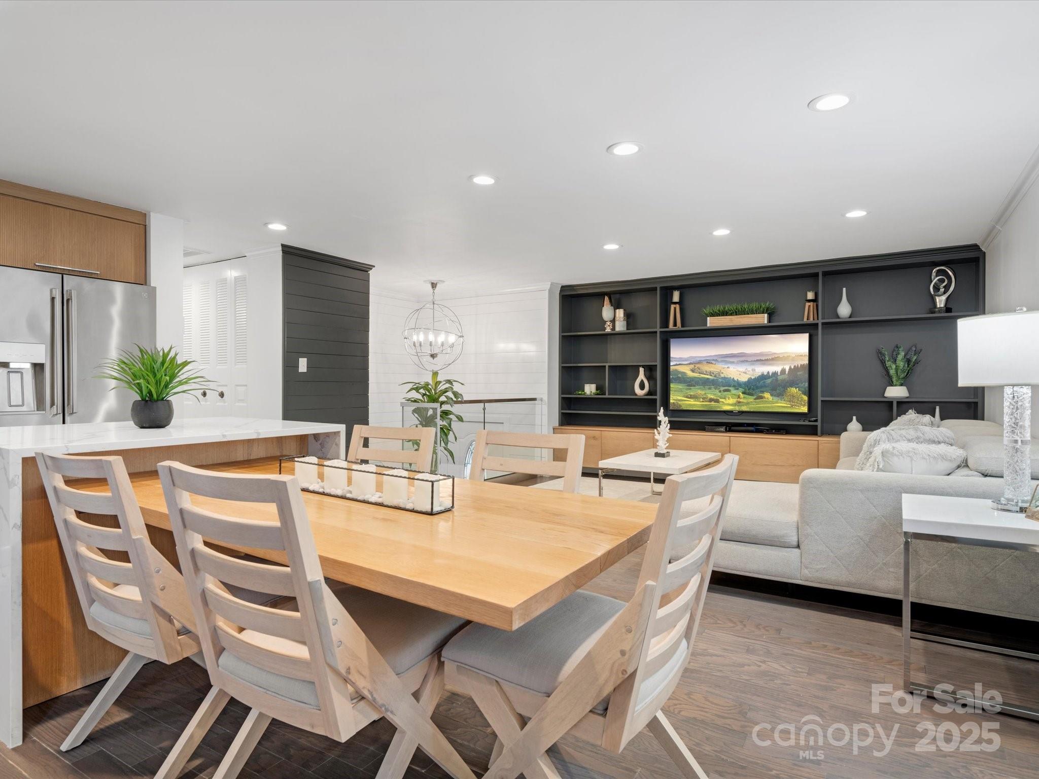 7314 Entwhistle Court