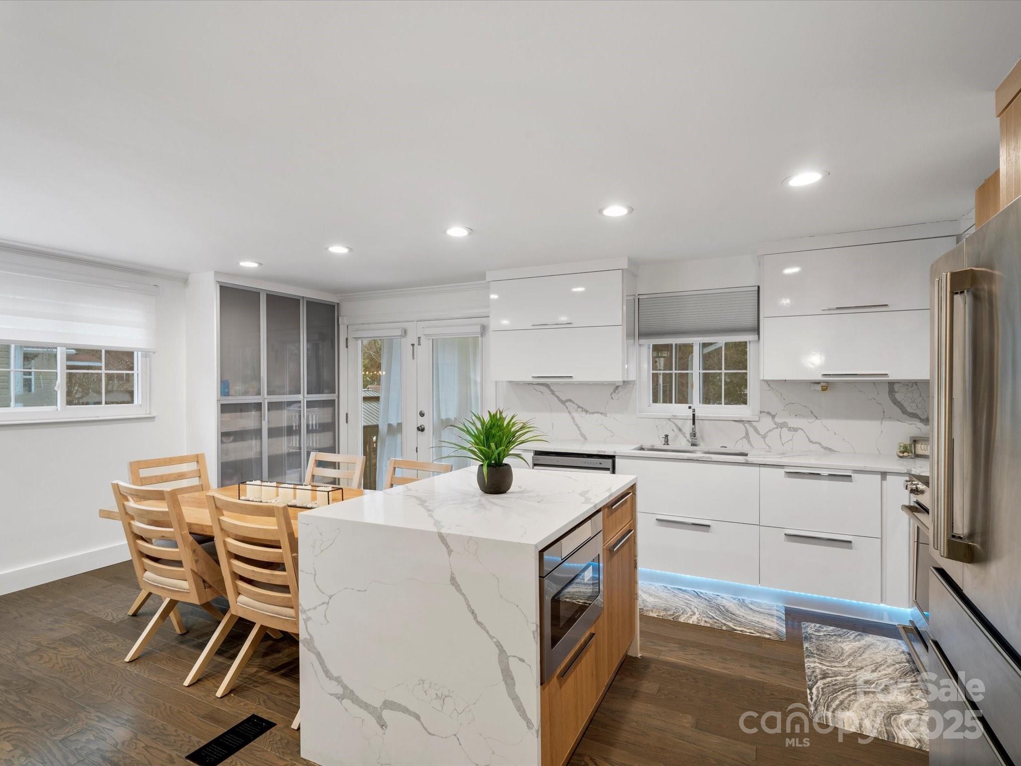 7314 Entwhistle Court