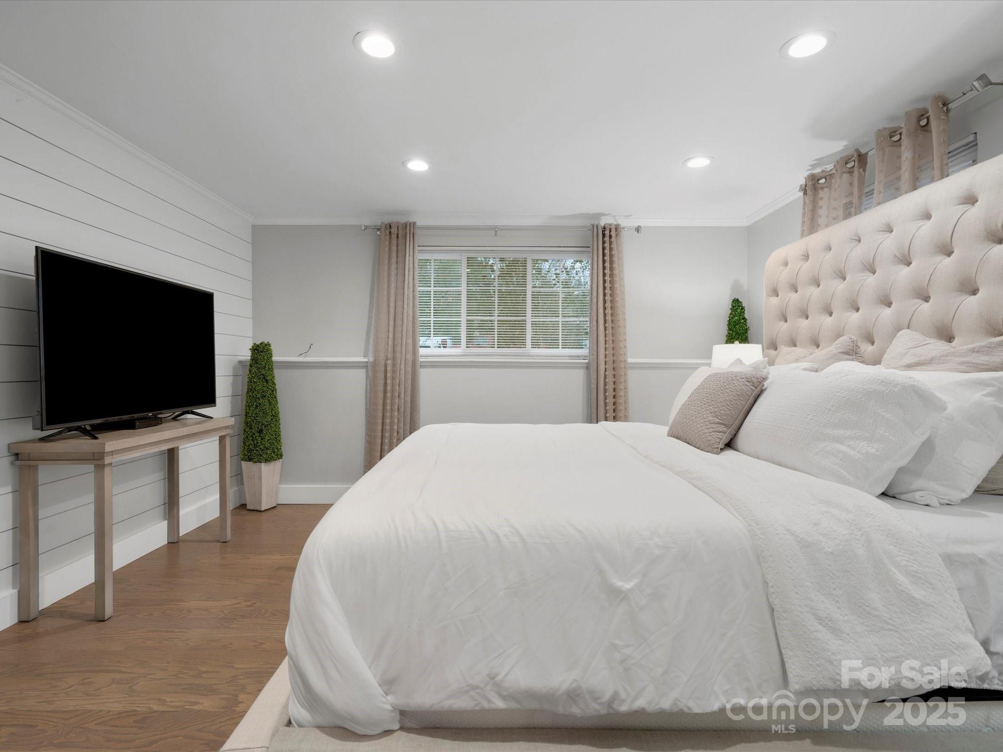 7314 Entwhistle Court