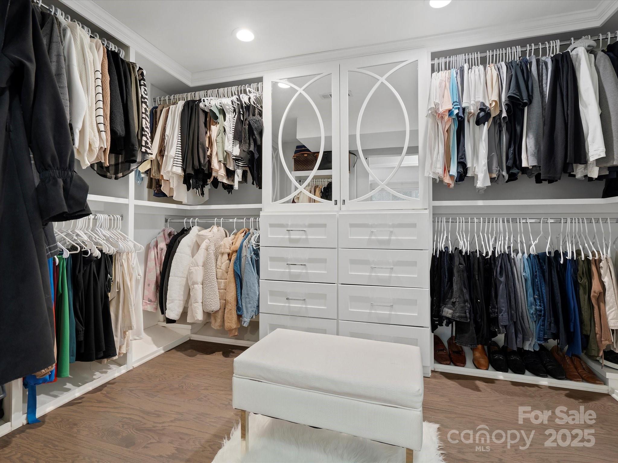 7314 Entwhistle Court