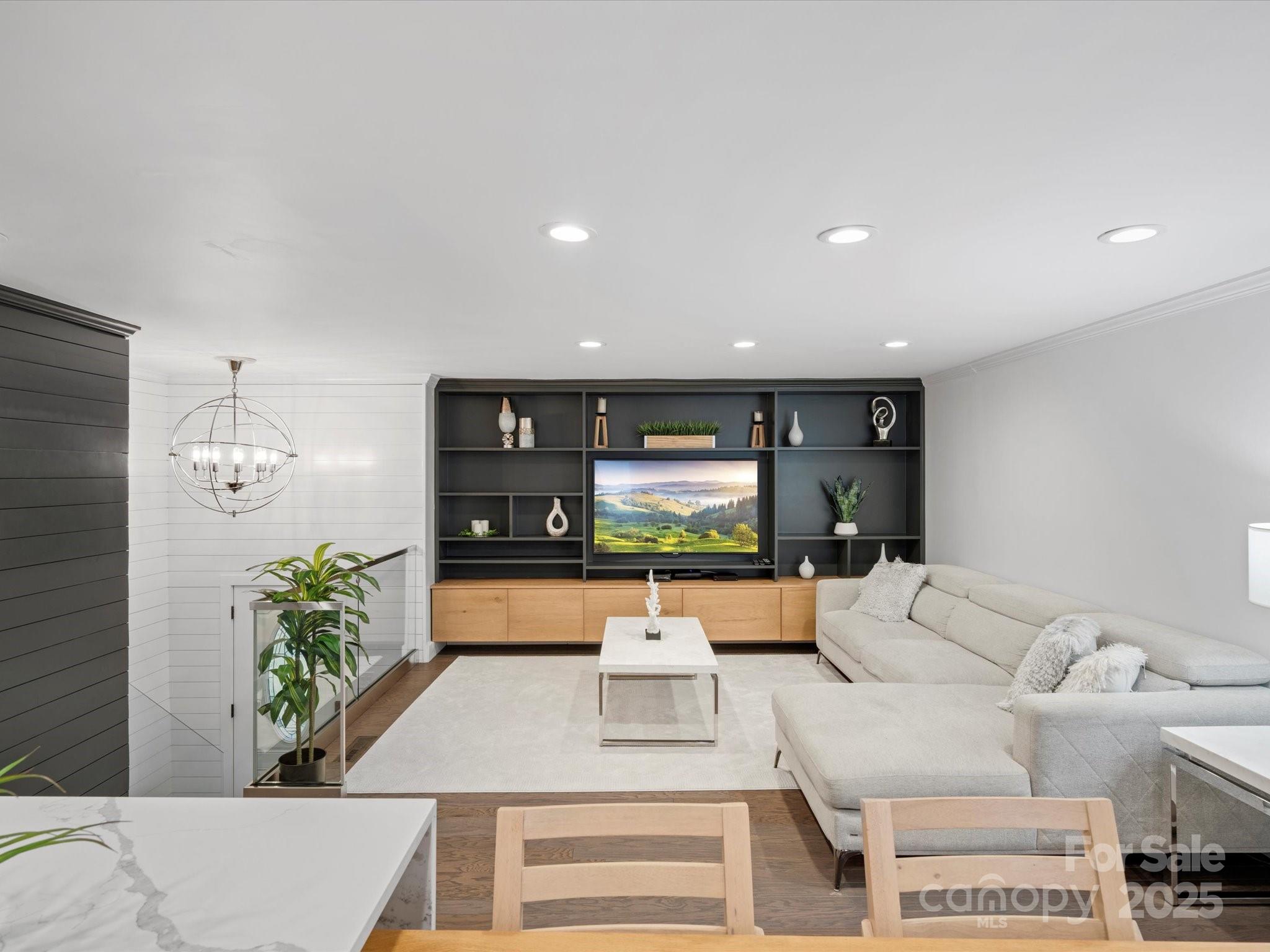 7314 Entwhistle Court