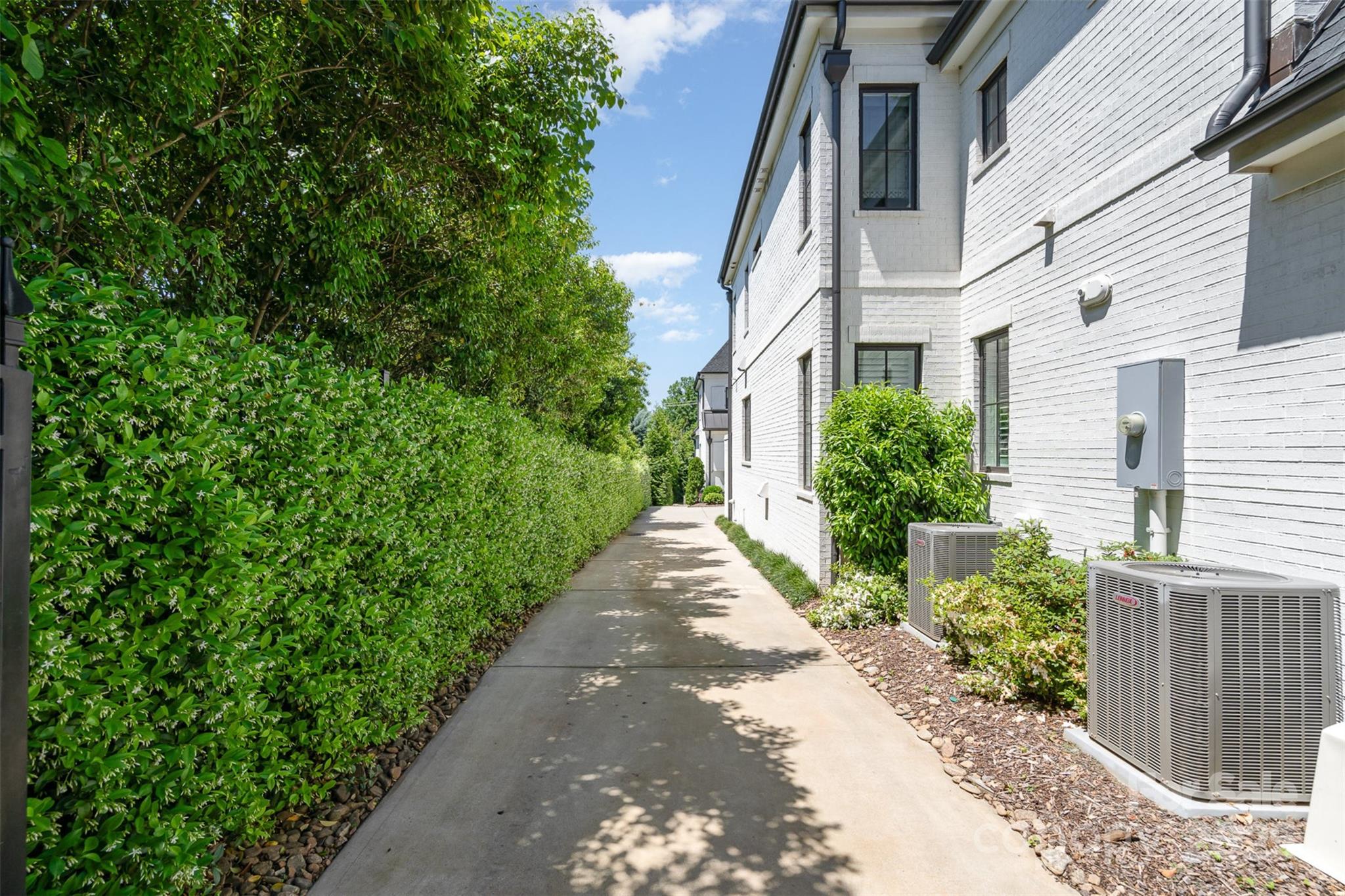 1328 S Kings Drive