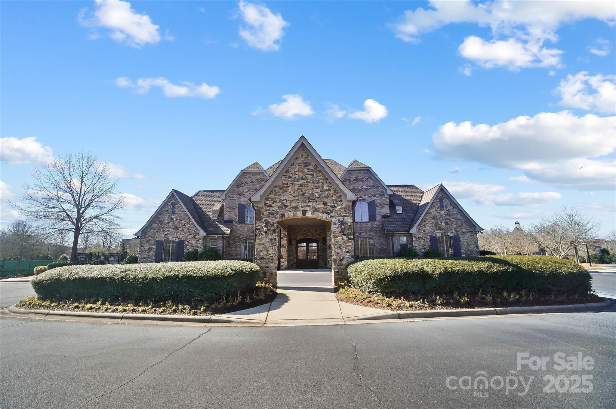 841 Wandering Way Drive