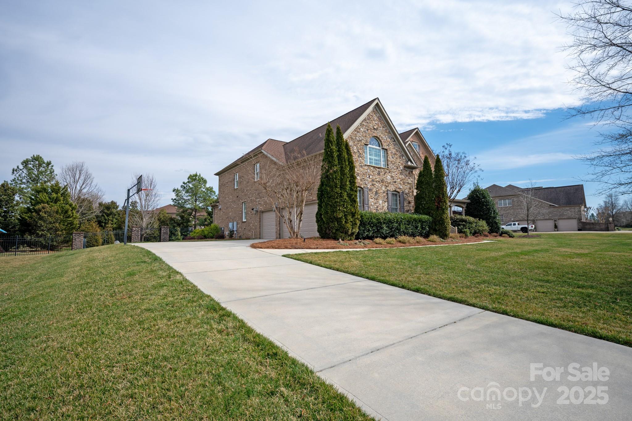 841 Wandering Way Drive