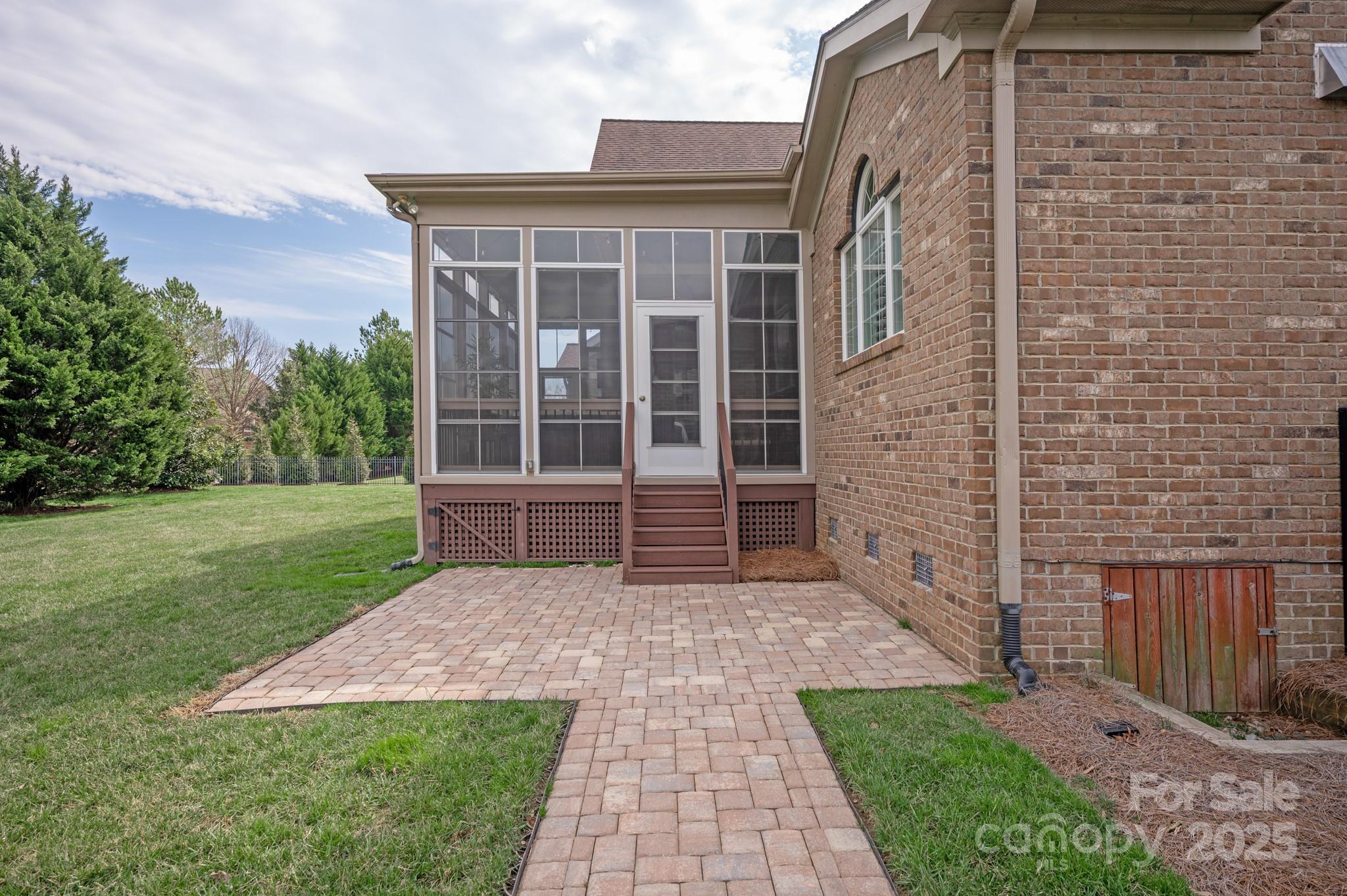 841 Wandering Way Drive
