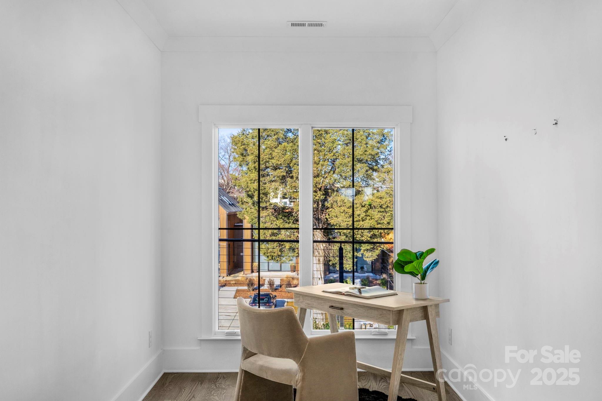 302 Marsh Road