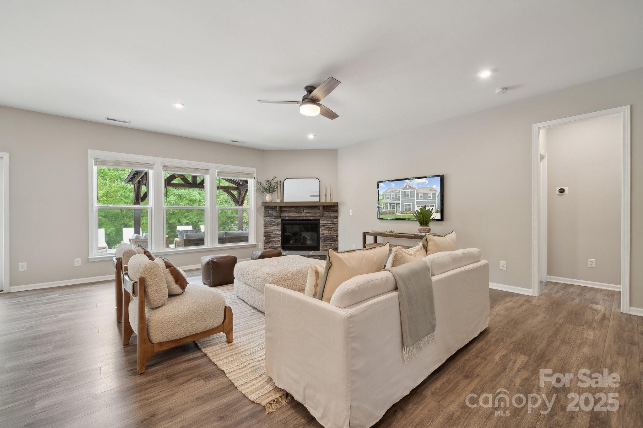 1082 Dorsey Drive