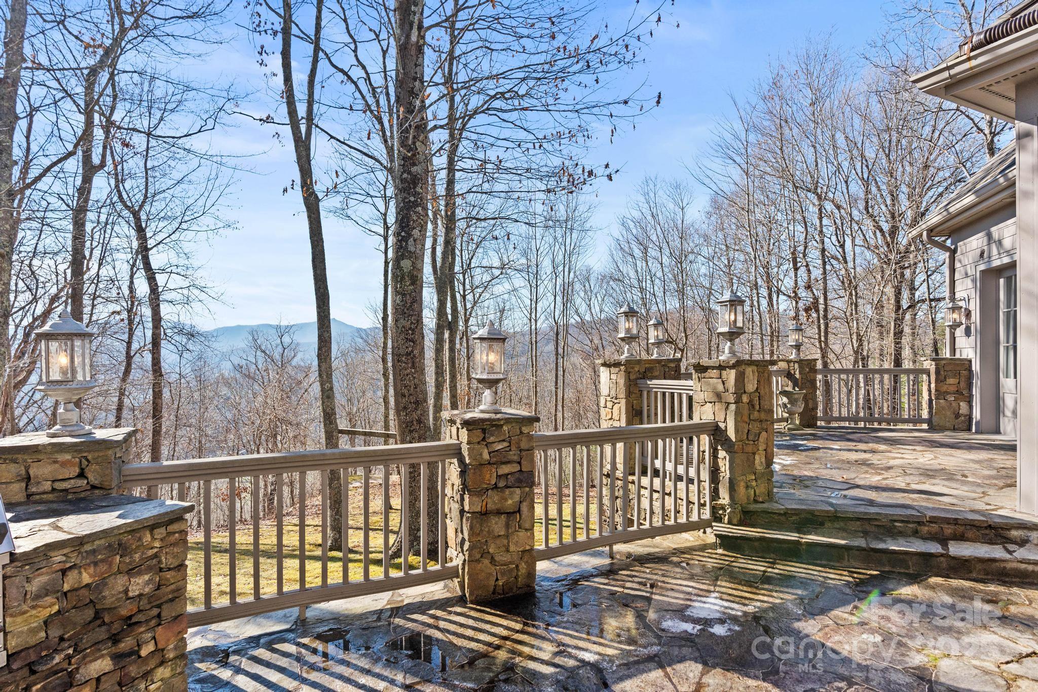 1676 Valle Cay Drive