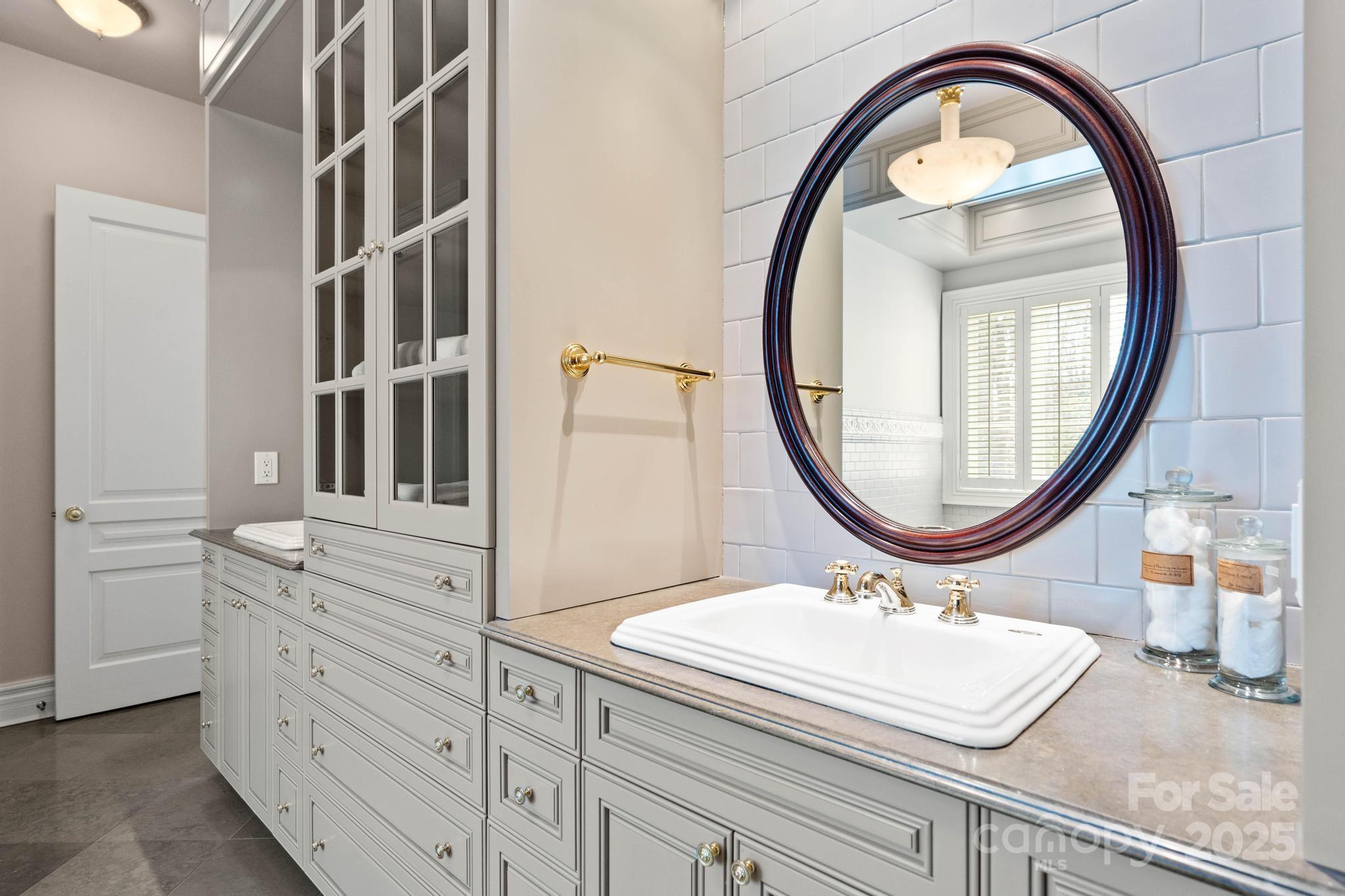 1676 Valle Cay Drive