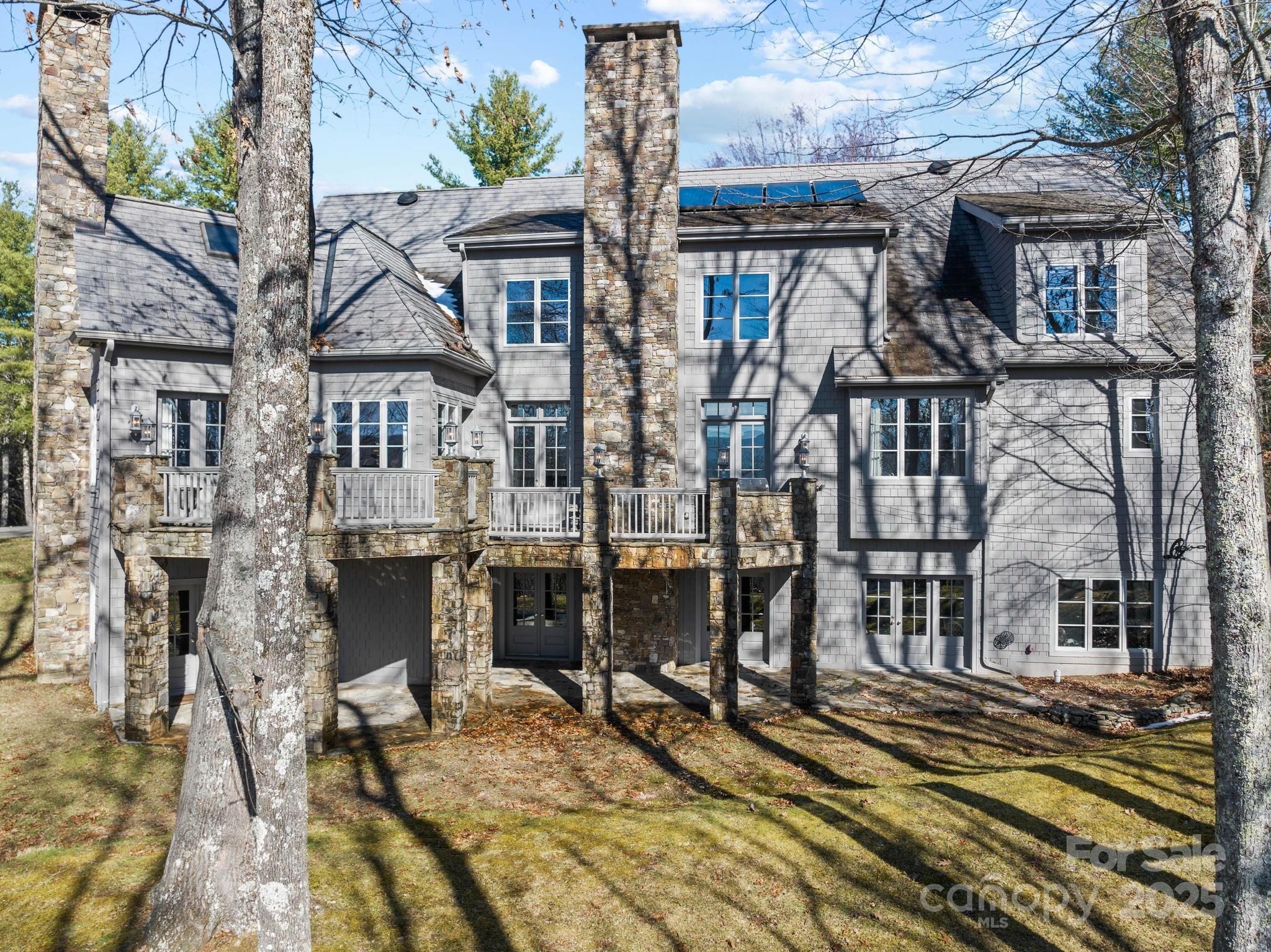 1676 Valle Cay Drive